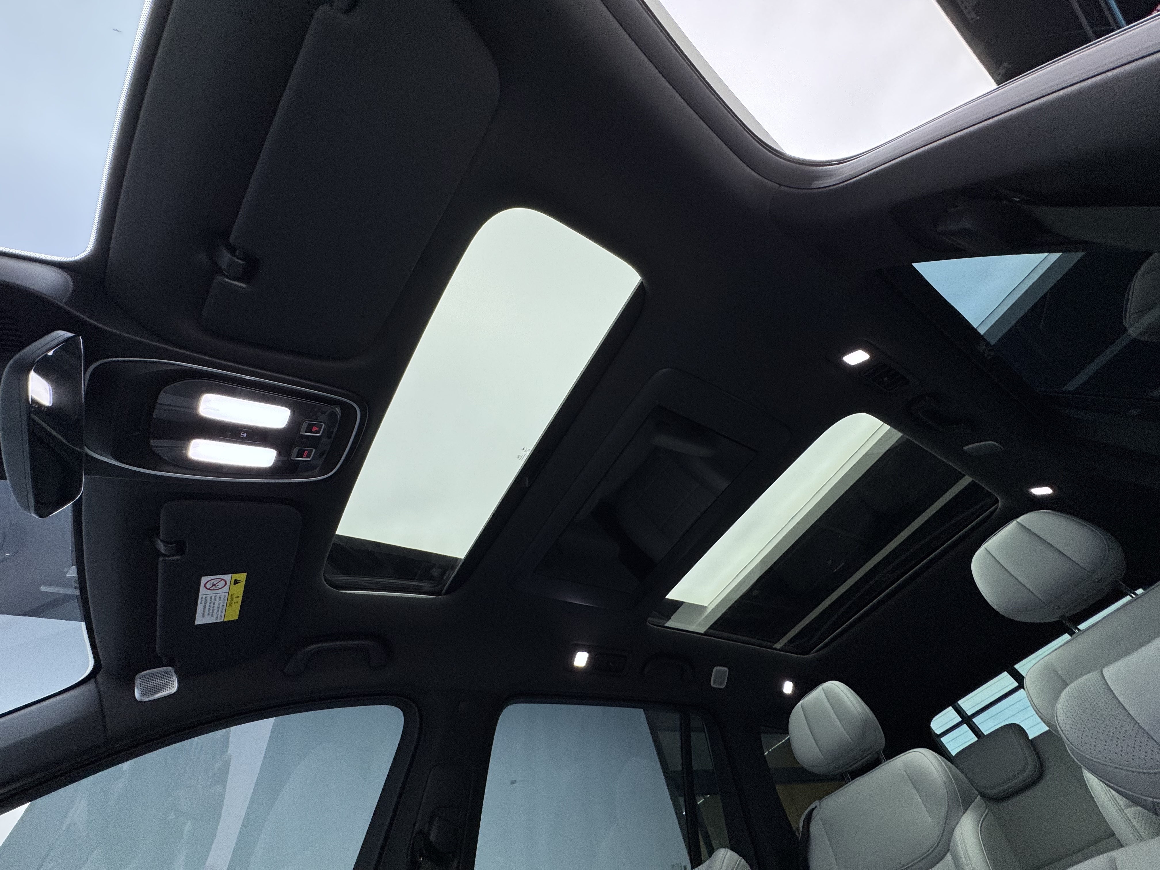 Deepal S09 2025 car image #17