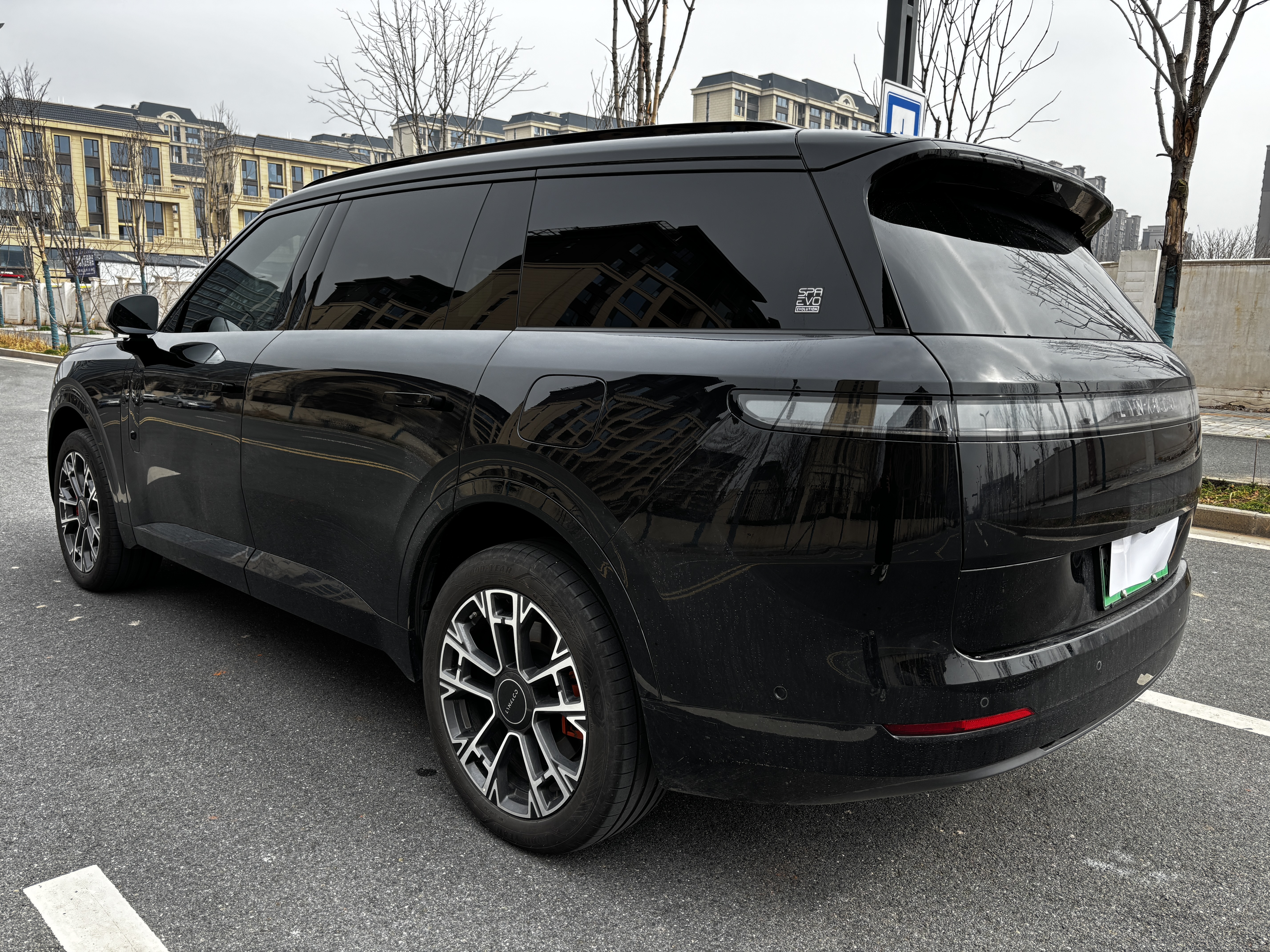 Lynk & Co 900 2025 car image #17