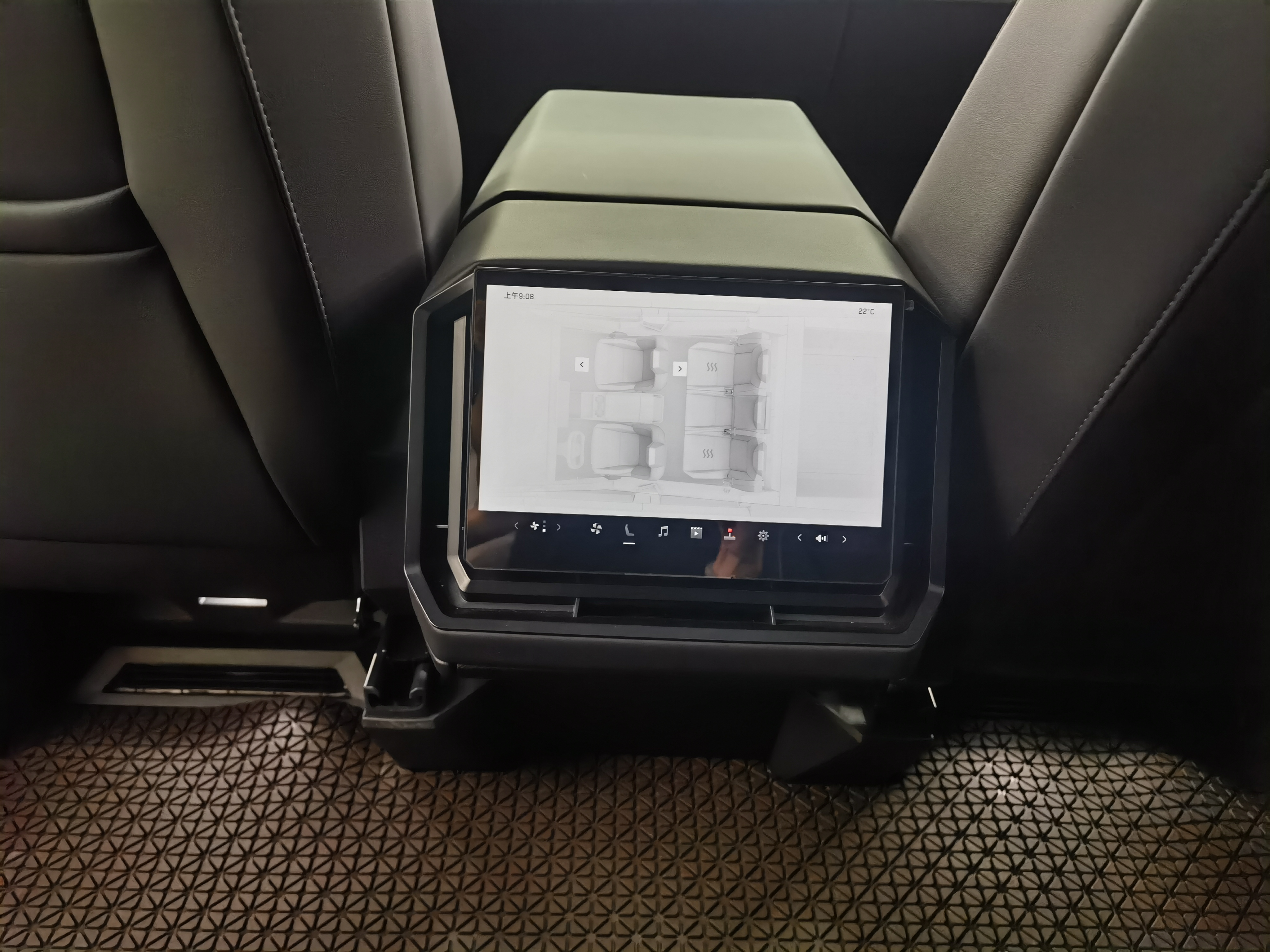 特斯拉 赛博越野旅行车 2025 汽车图片 #17