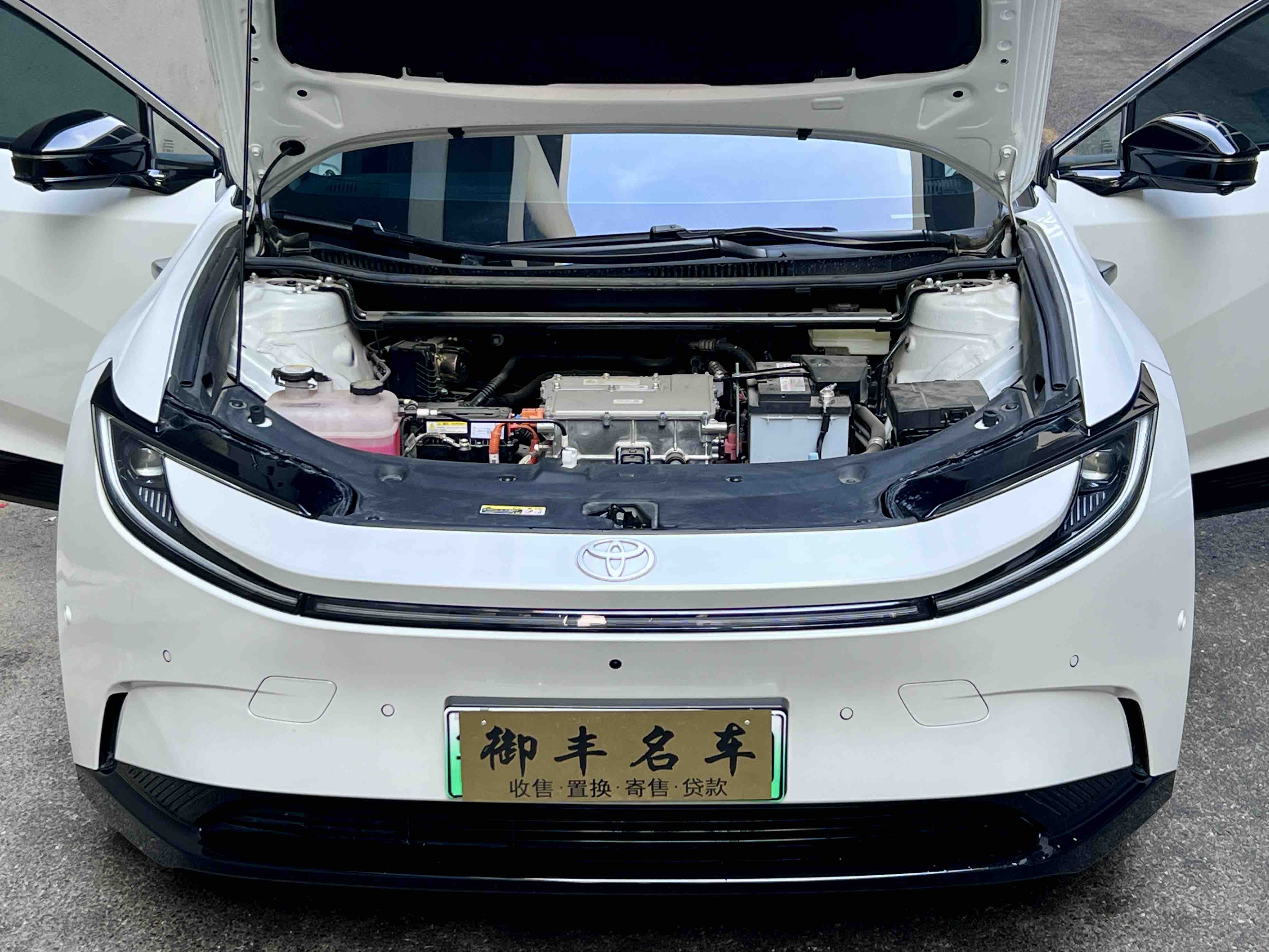 Toyota bZ5 2025 immagine di auto #17