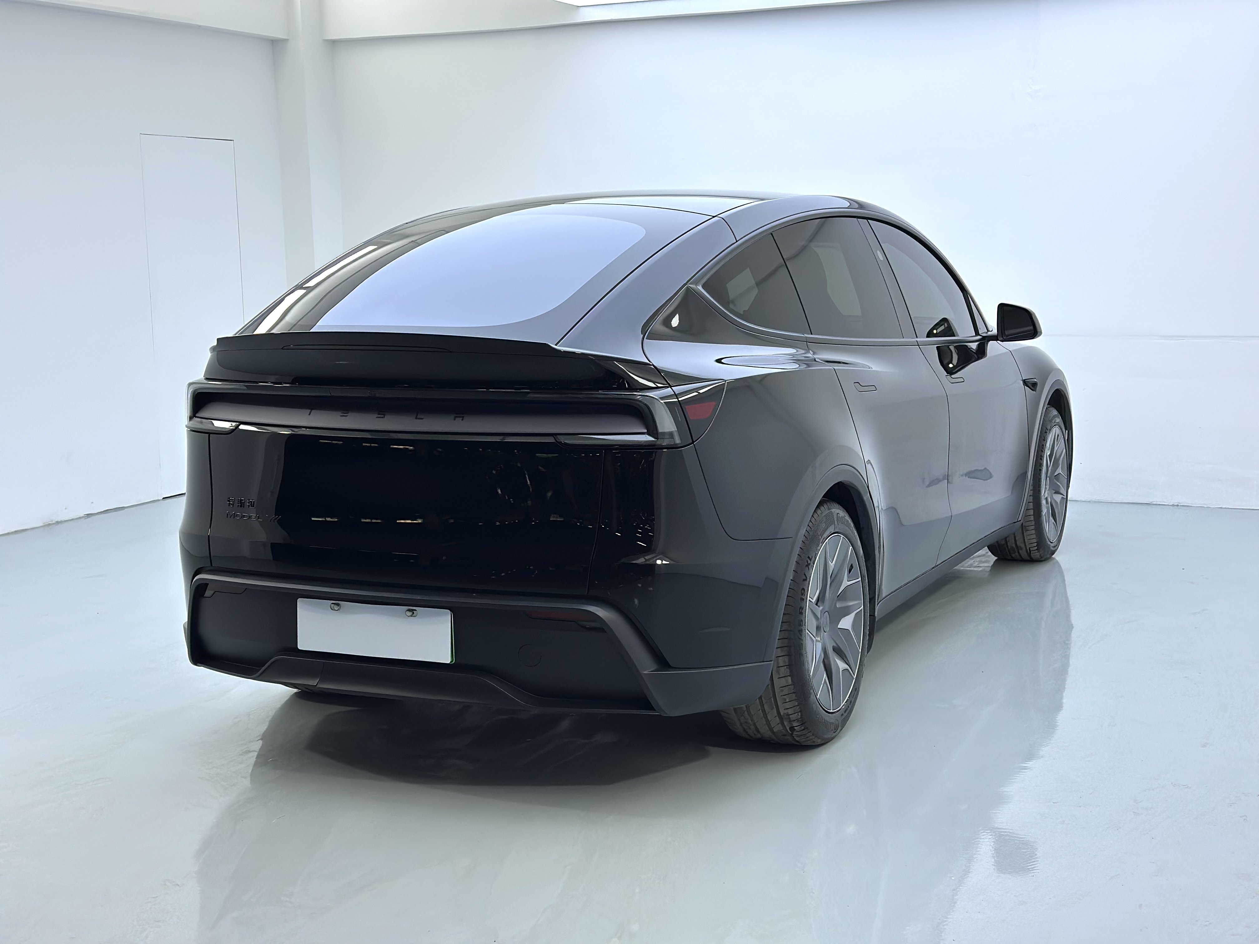 特斯拉 Model Y L 2025 汽车图片 #17
