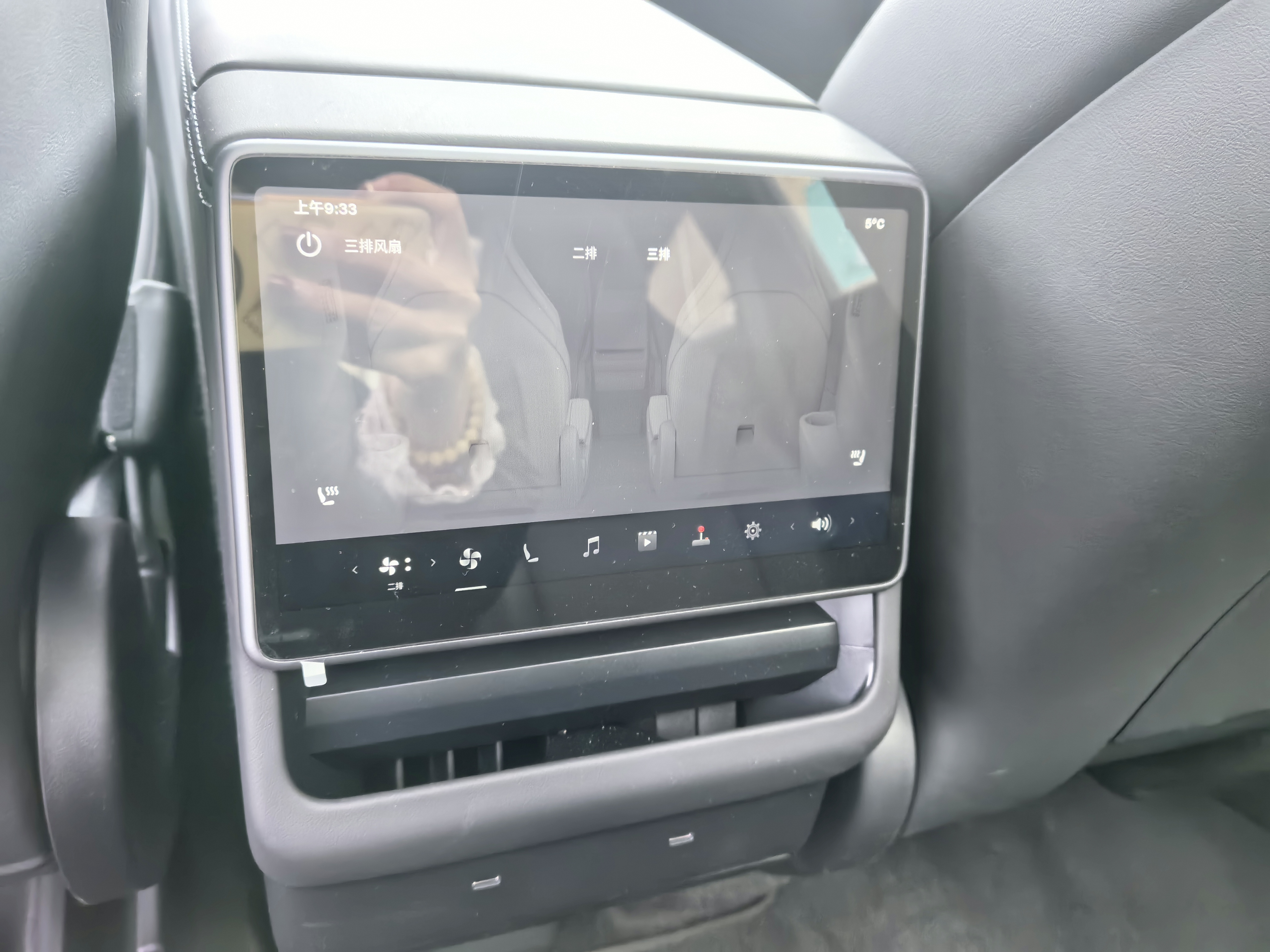 特斯拉 Model Y L 2025 汽车图片 #17