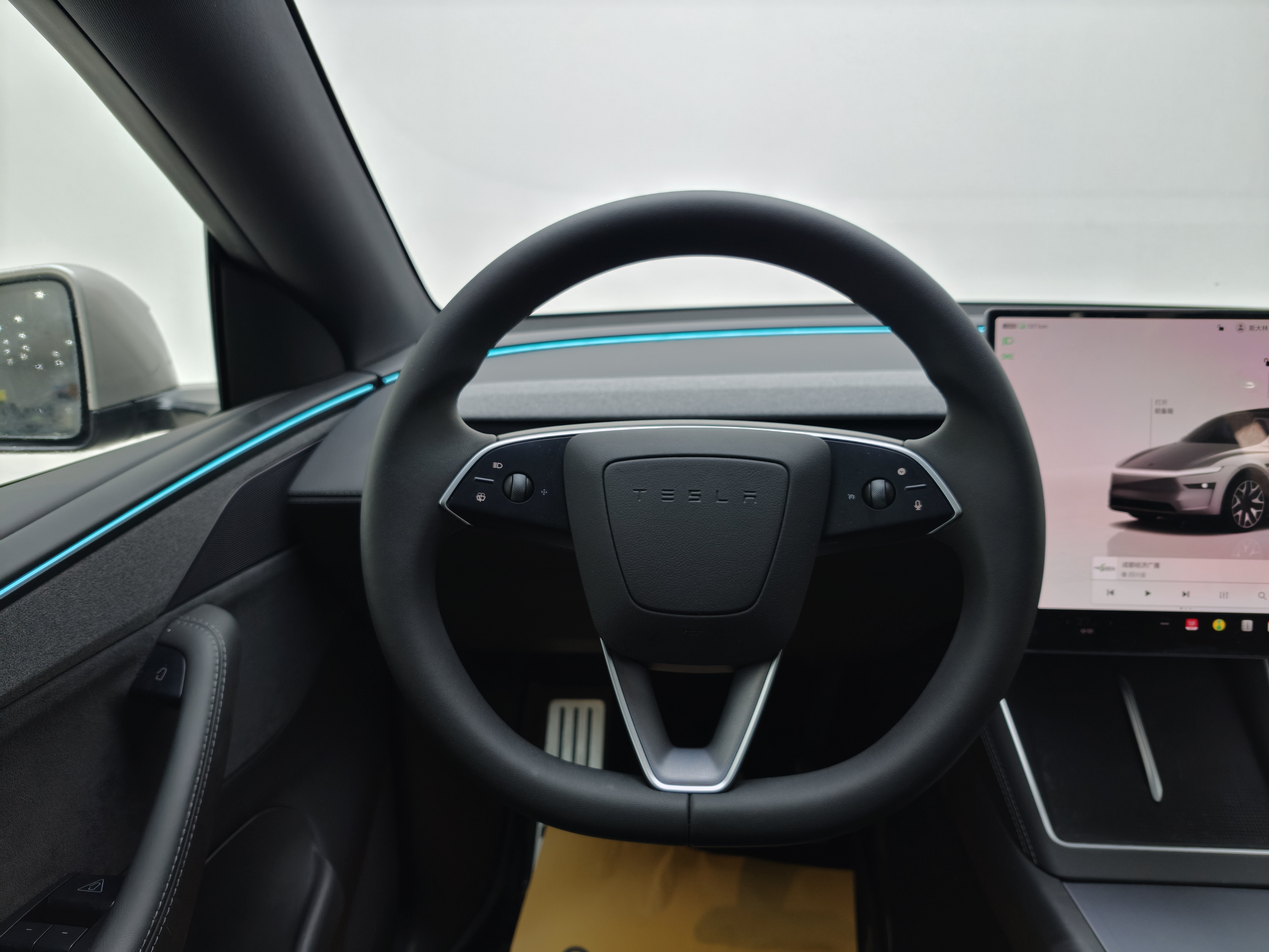 特斯拉 Model Y L 2025 汽车图片 #17