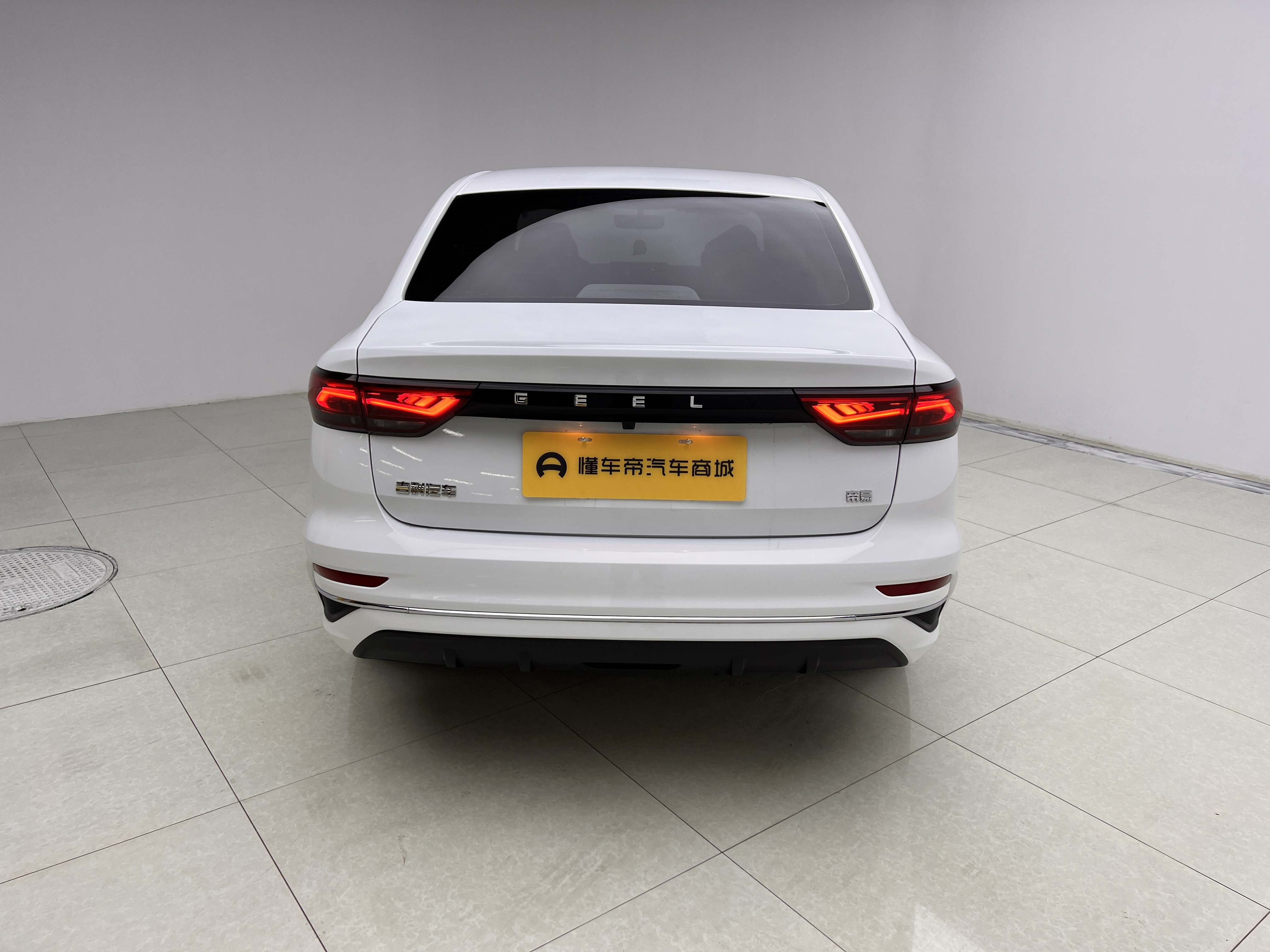 GEELY 2025 car image #17