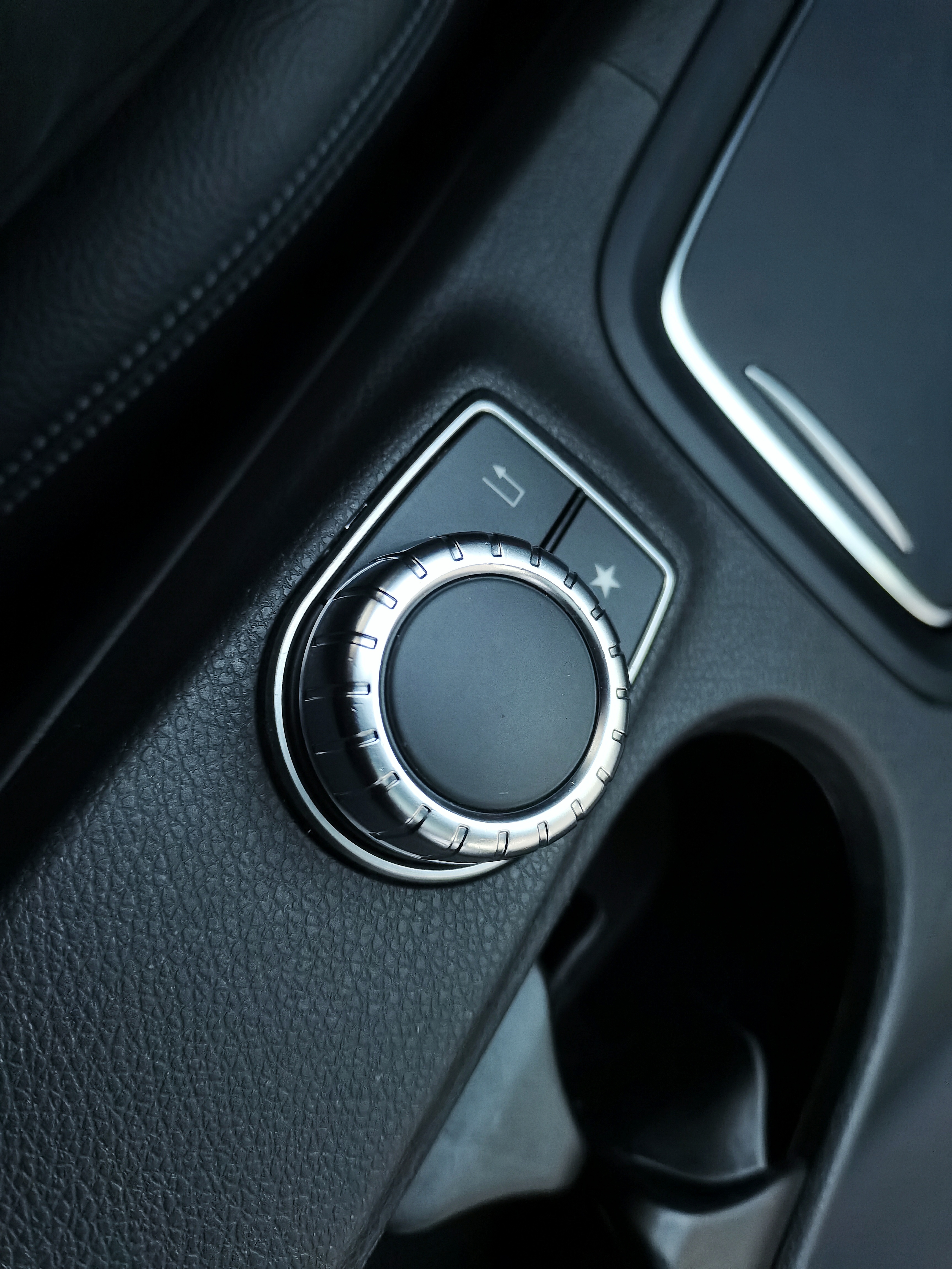 Mercedes-Benz B Class 2015 car image #17