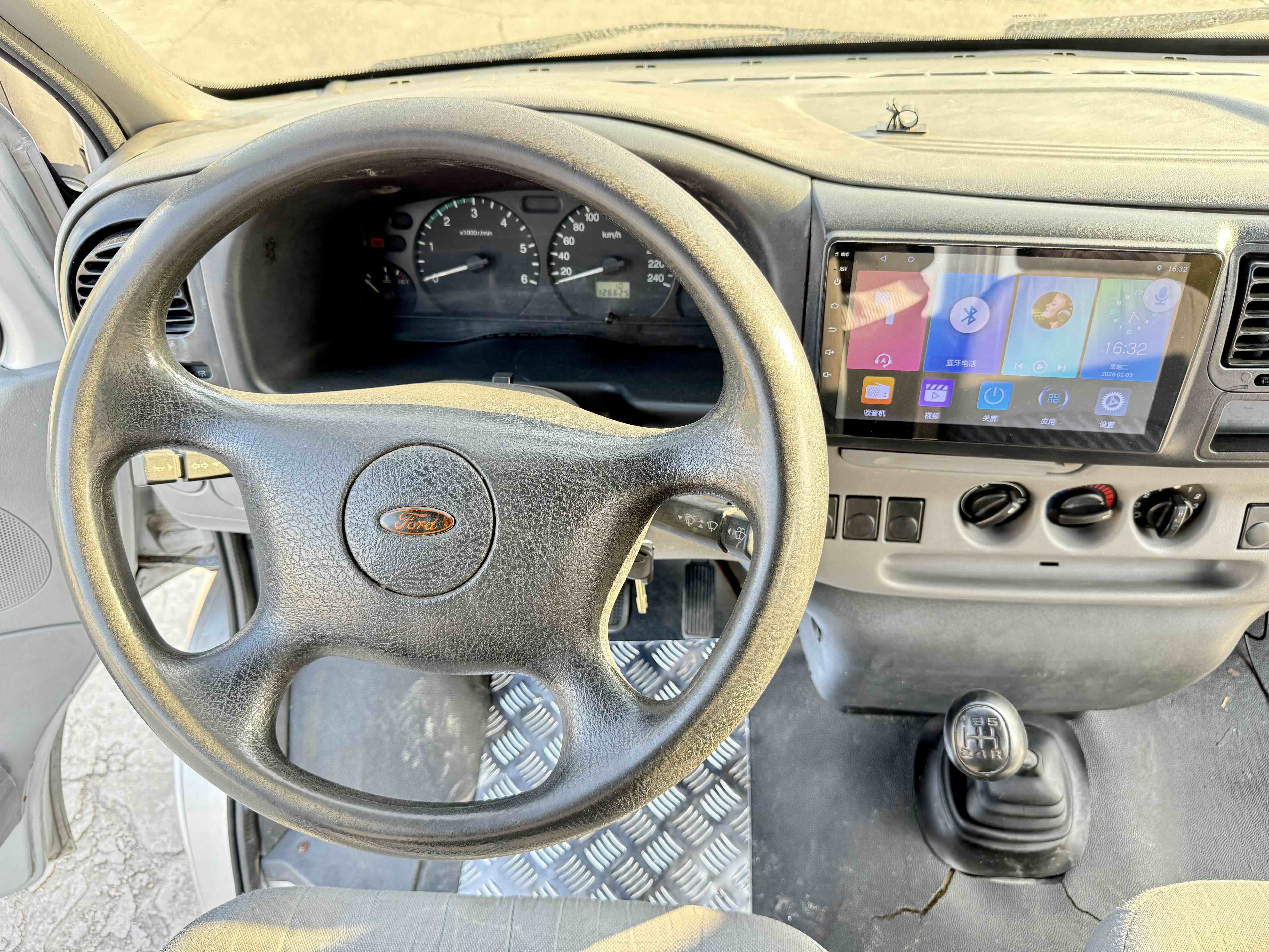 Ford Transit Classic 2013 car image #17