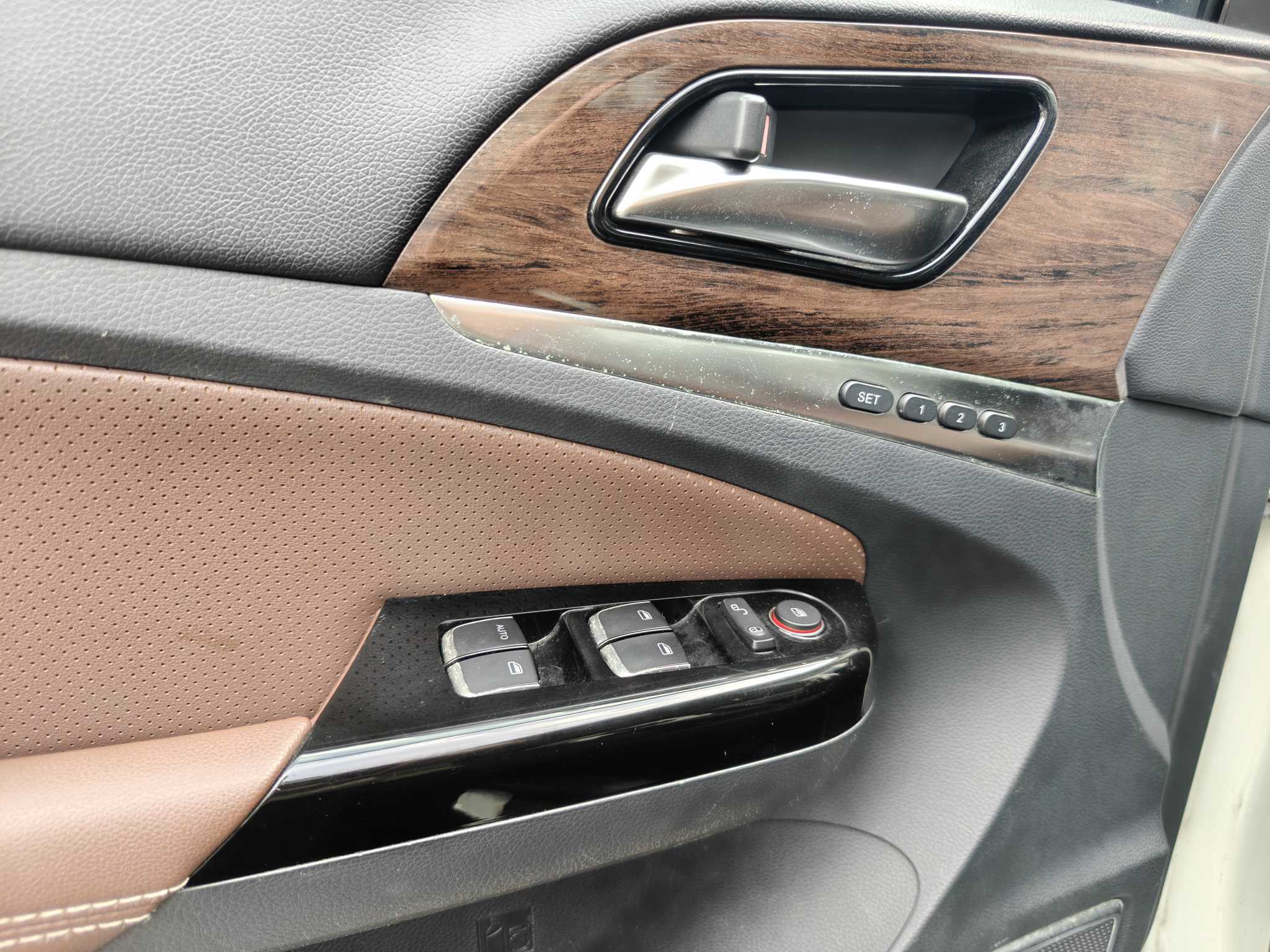 BYD M9 2016 immagine di auto #17