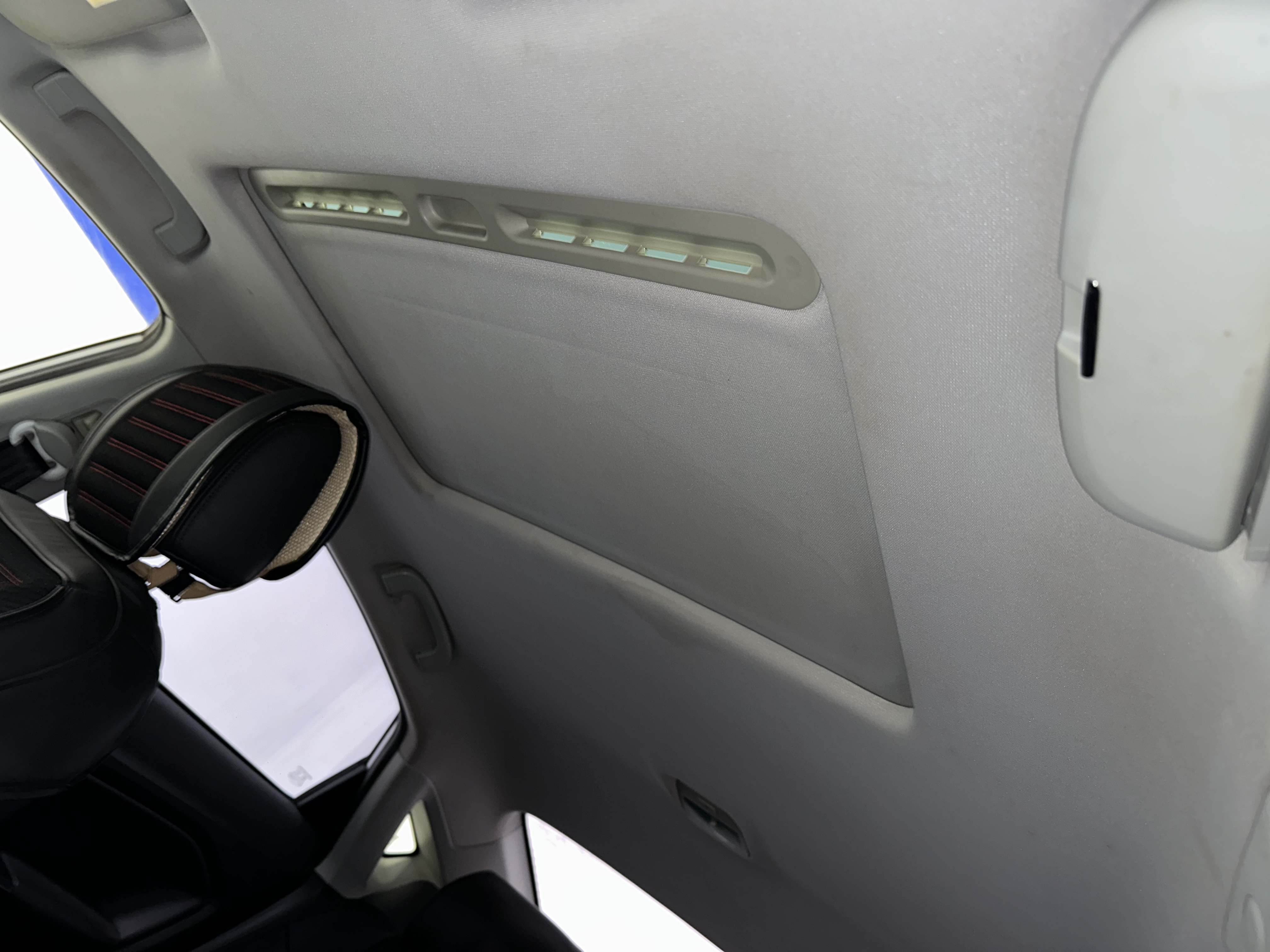 MG GT 2016 car image #17