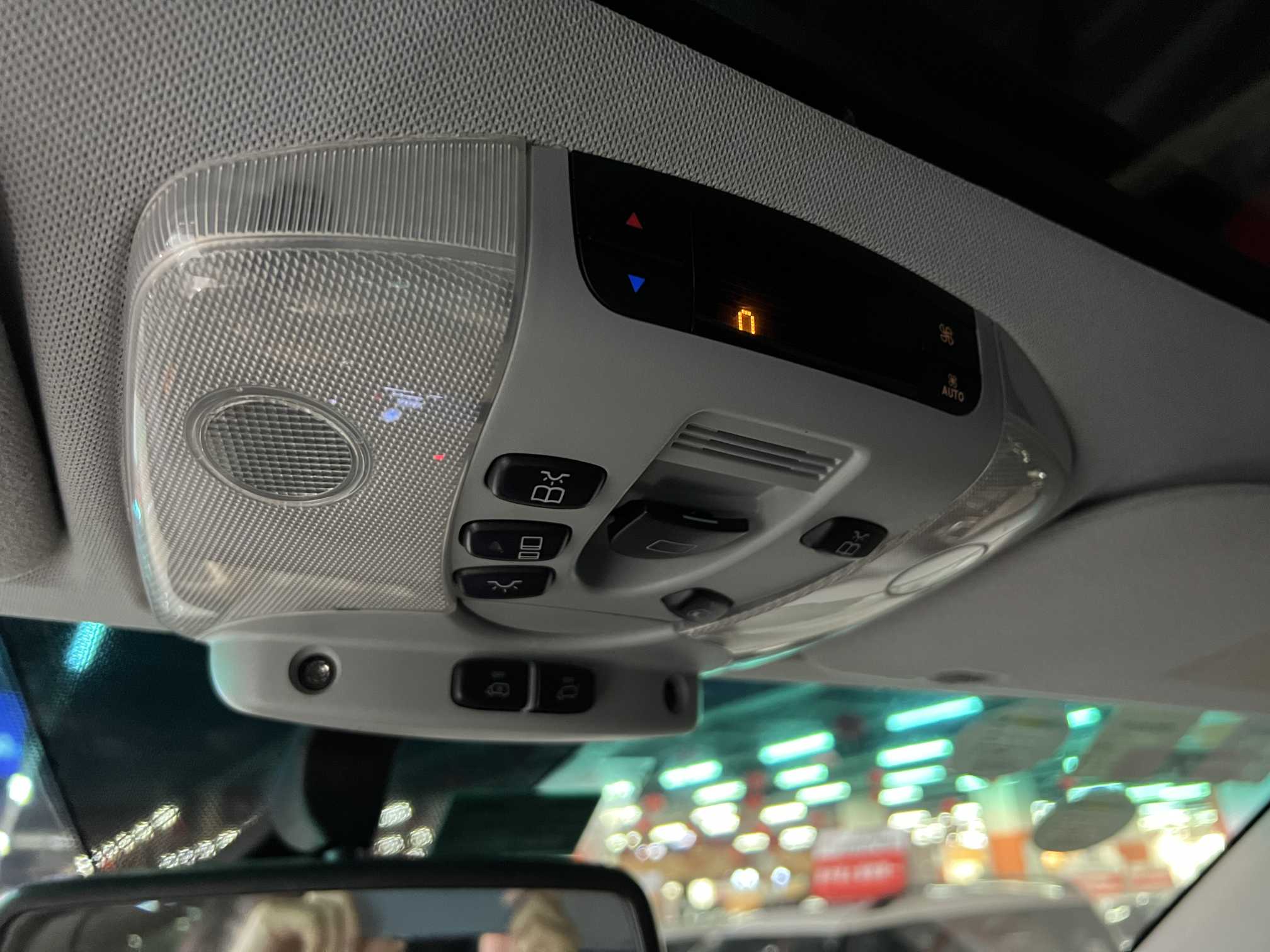 Mercedes-Benz Viano (Imported) 2011 car image #17