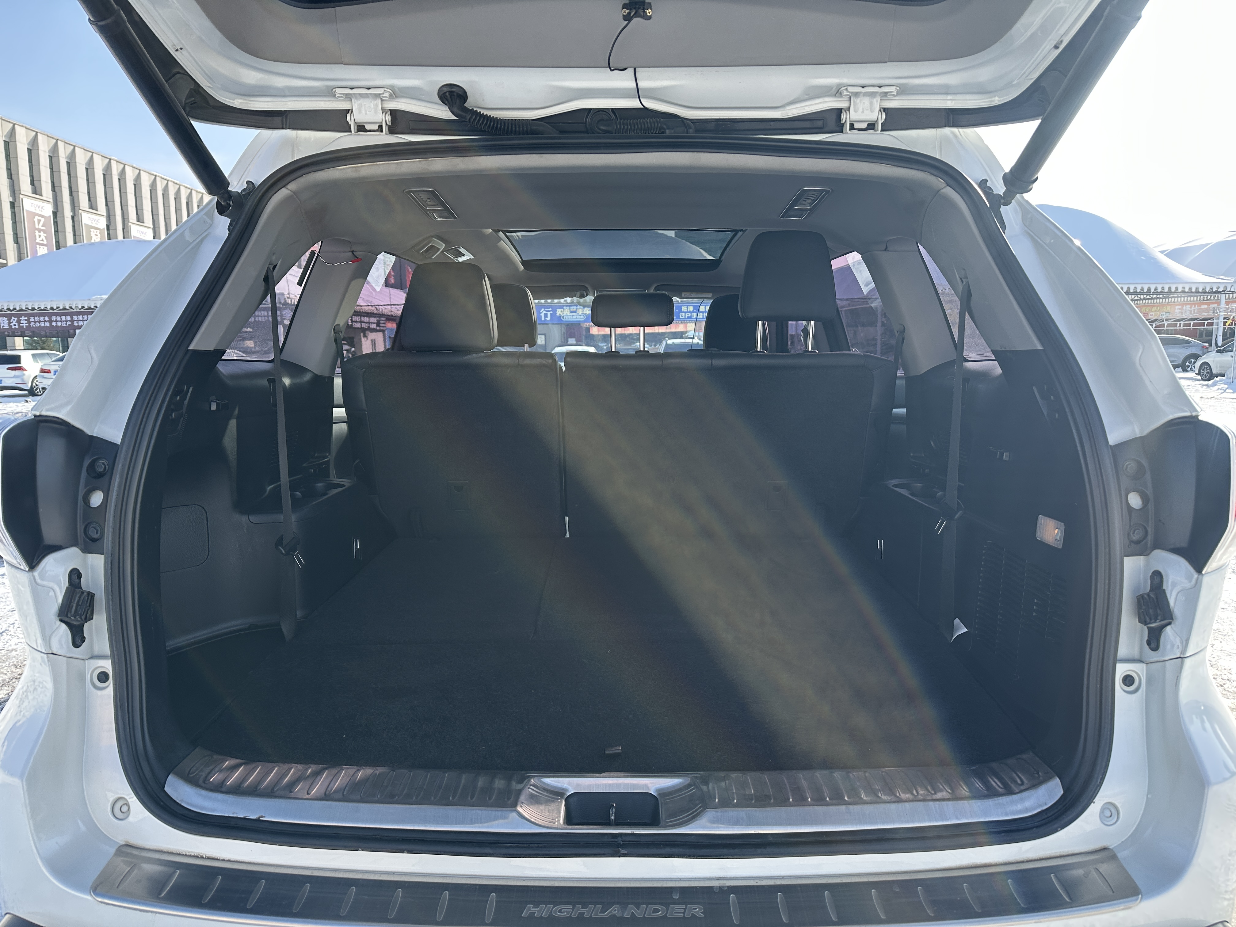 Toyota Highlander 2017 car image #17