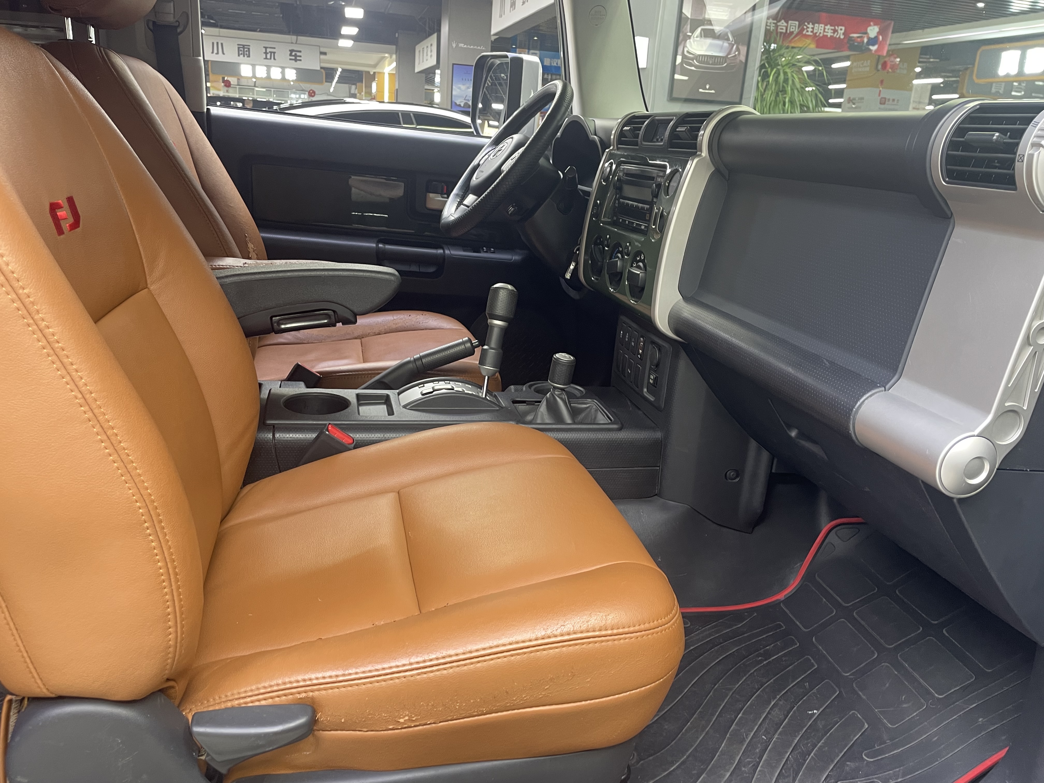 Toyota FJ Cruiser 2012 #17 Toyota FJ Cruiser 2012 car image #17