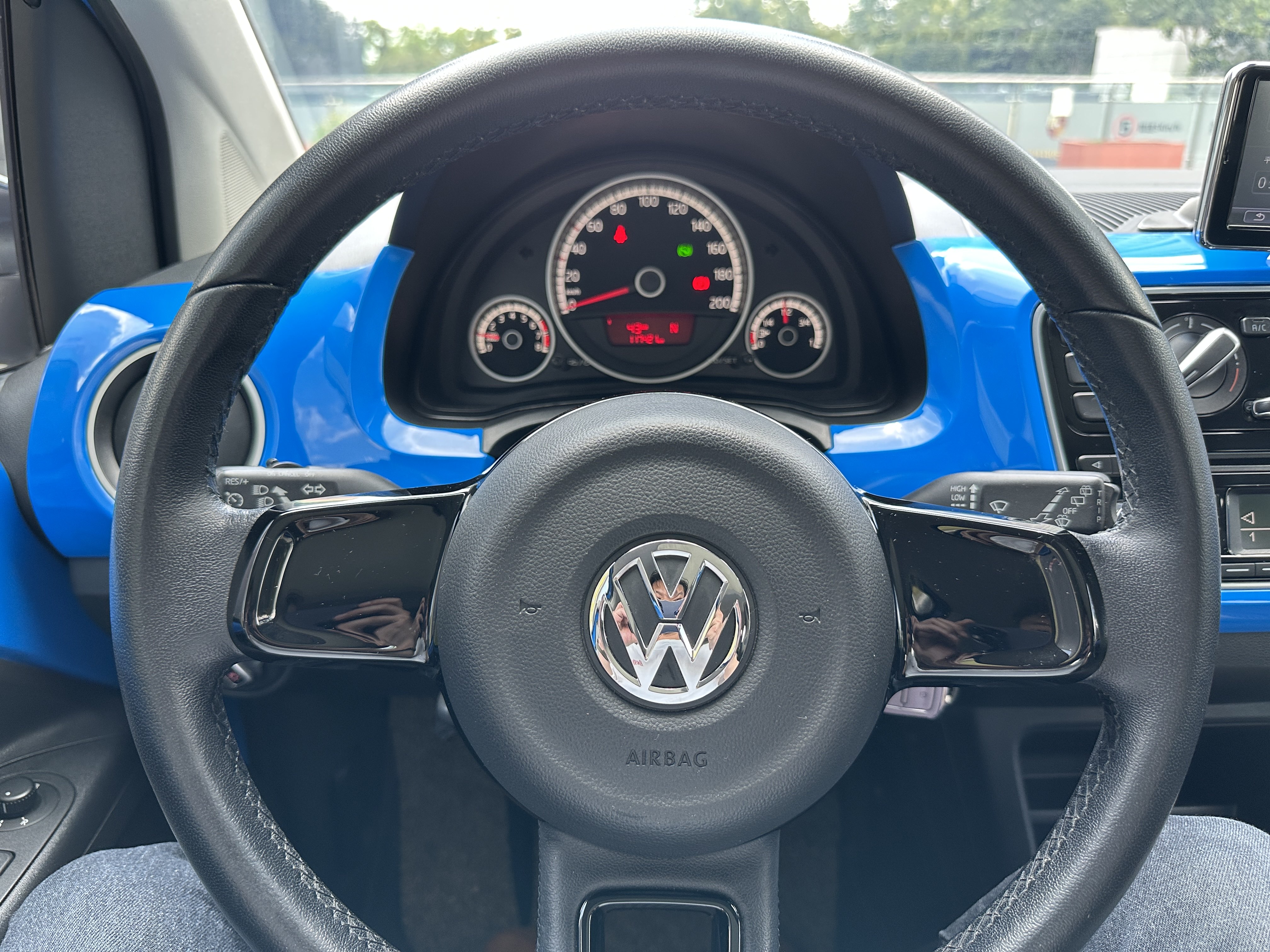 Volkswagen up! 2016 immagine di auto #17