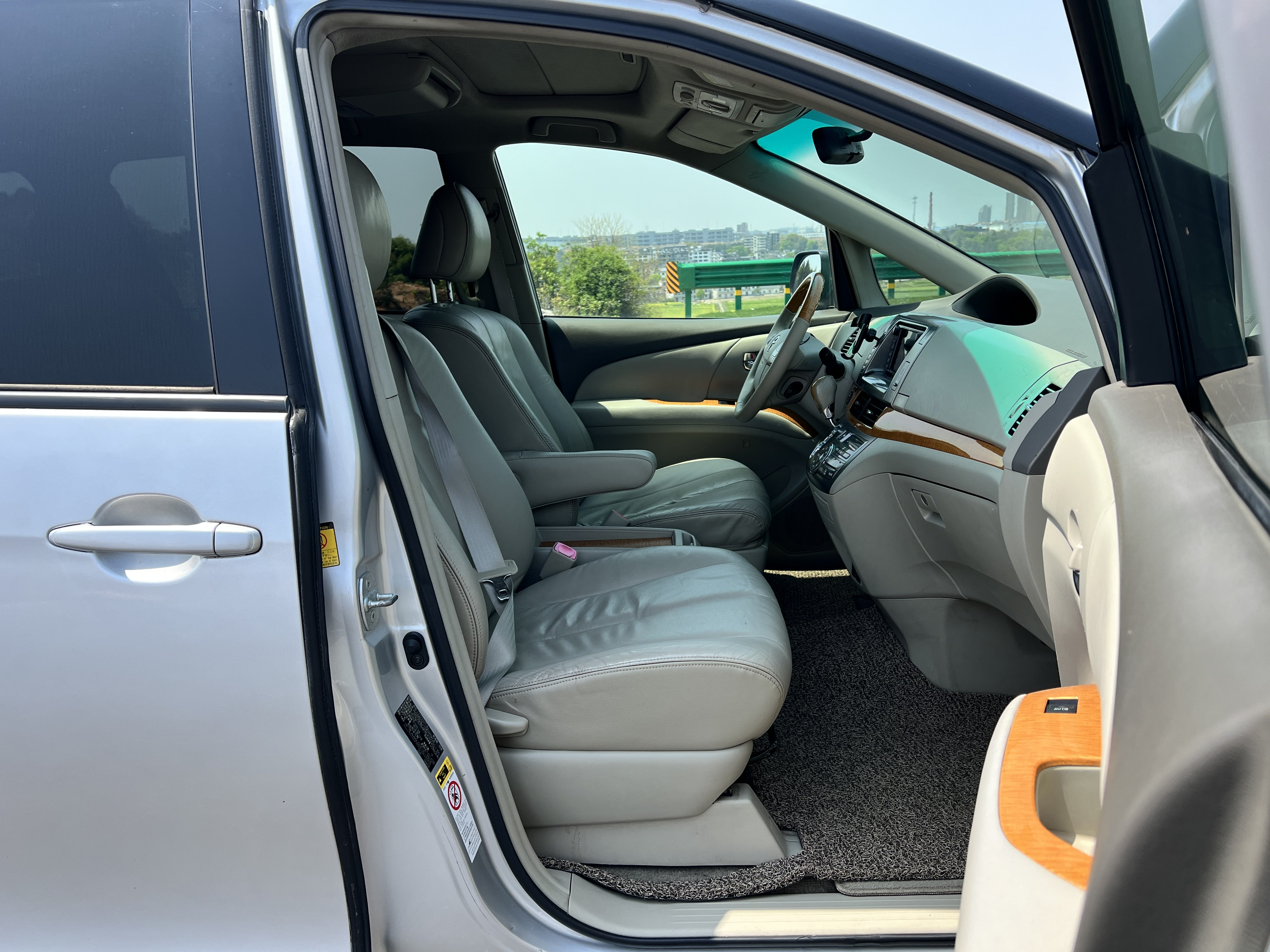 Toyota Previa 2010 car image #17