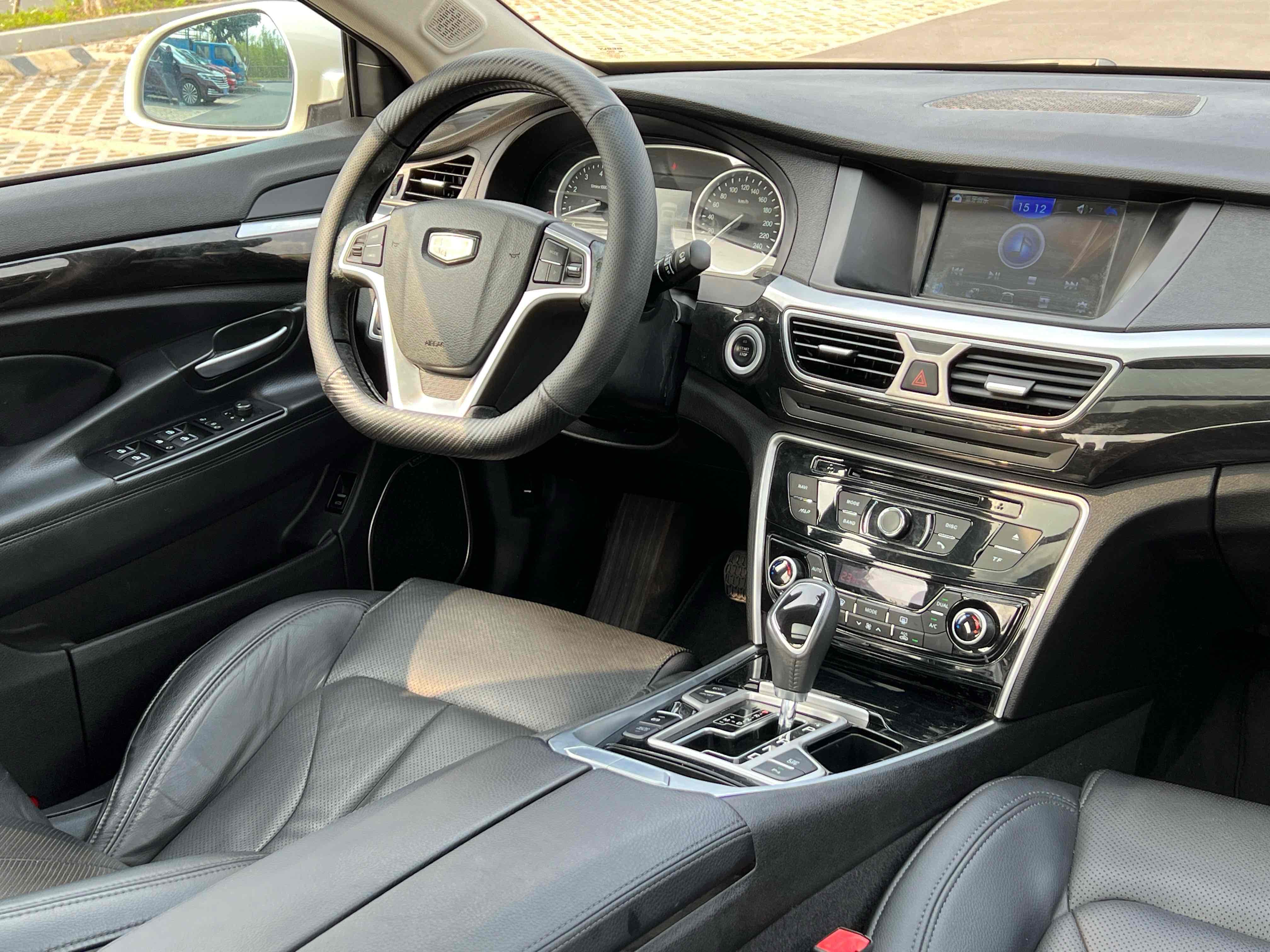 GEELY Ulion 2015 immagine di auto #17