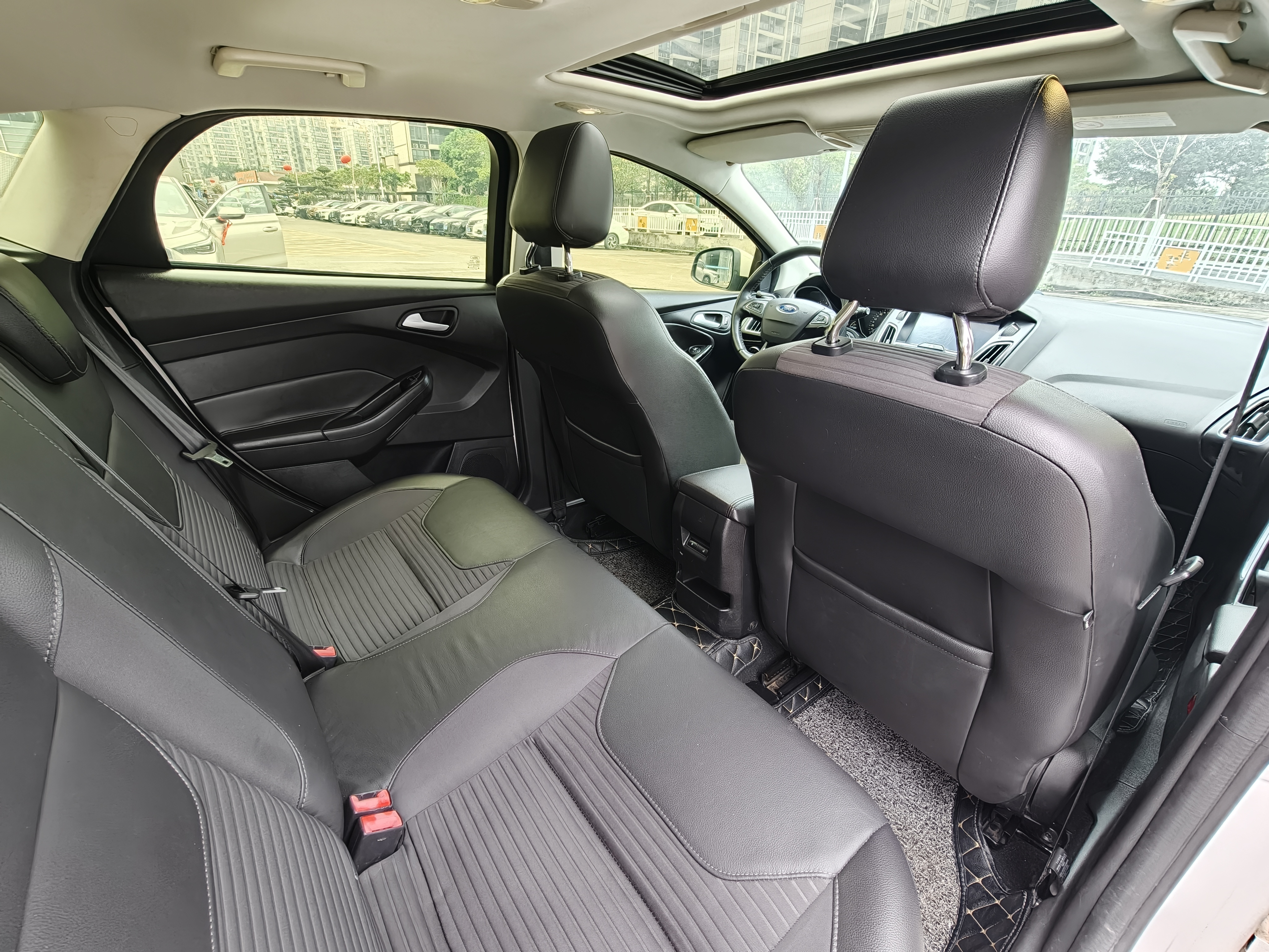 Ford Focus 2016 immagine di auto #17