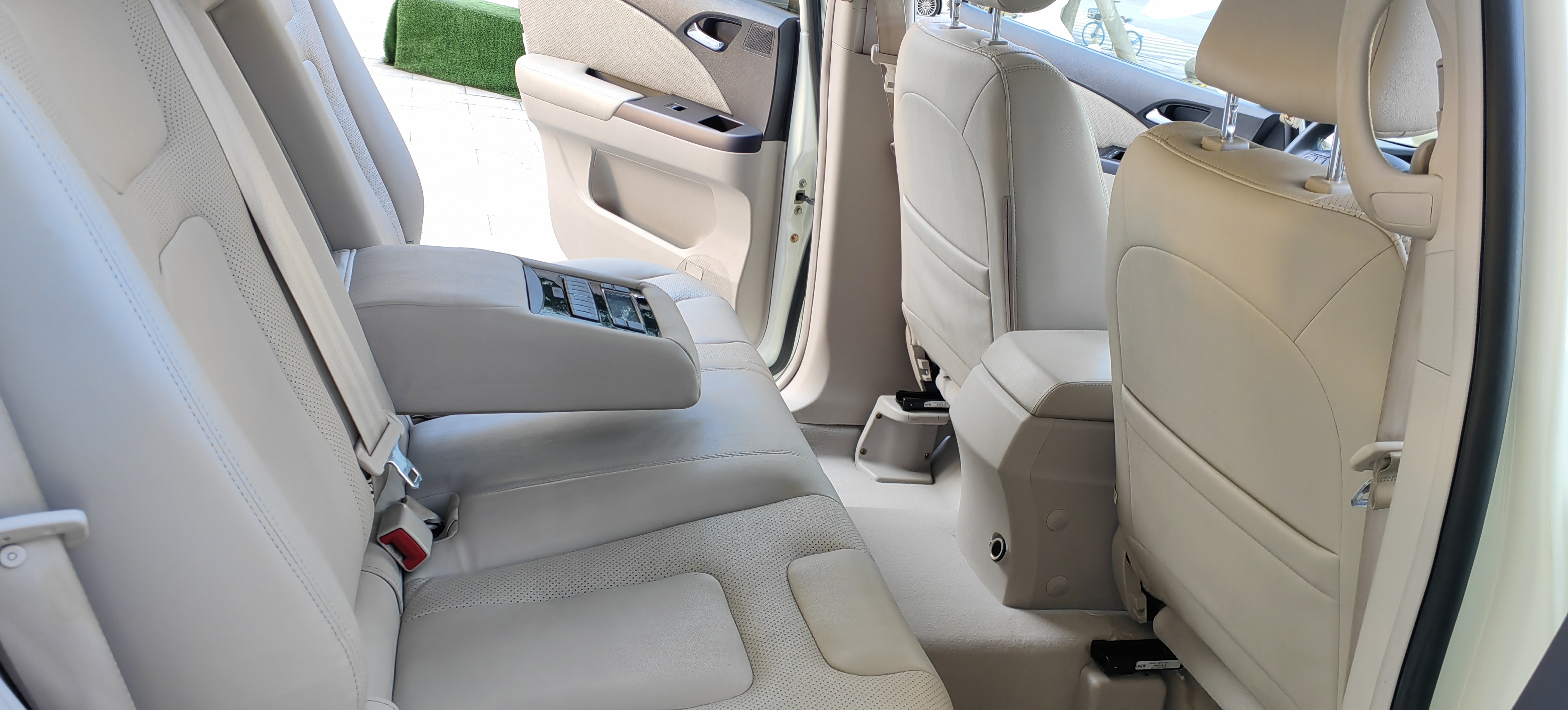 BYD e6 2016 #17 BYD e6 2016 car image #17