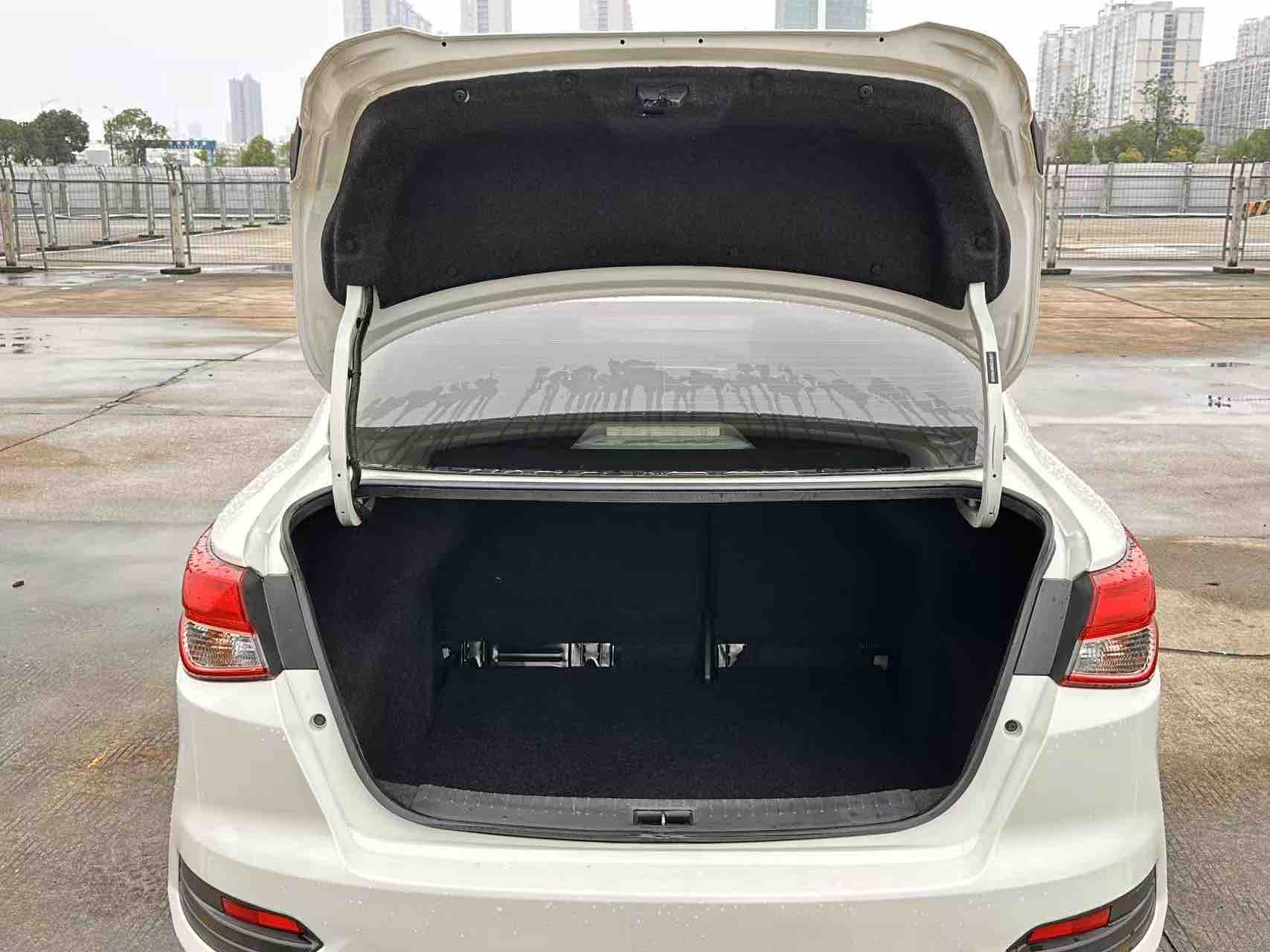 日产 蓝鸟 2019 汽车图片 #17