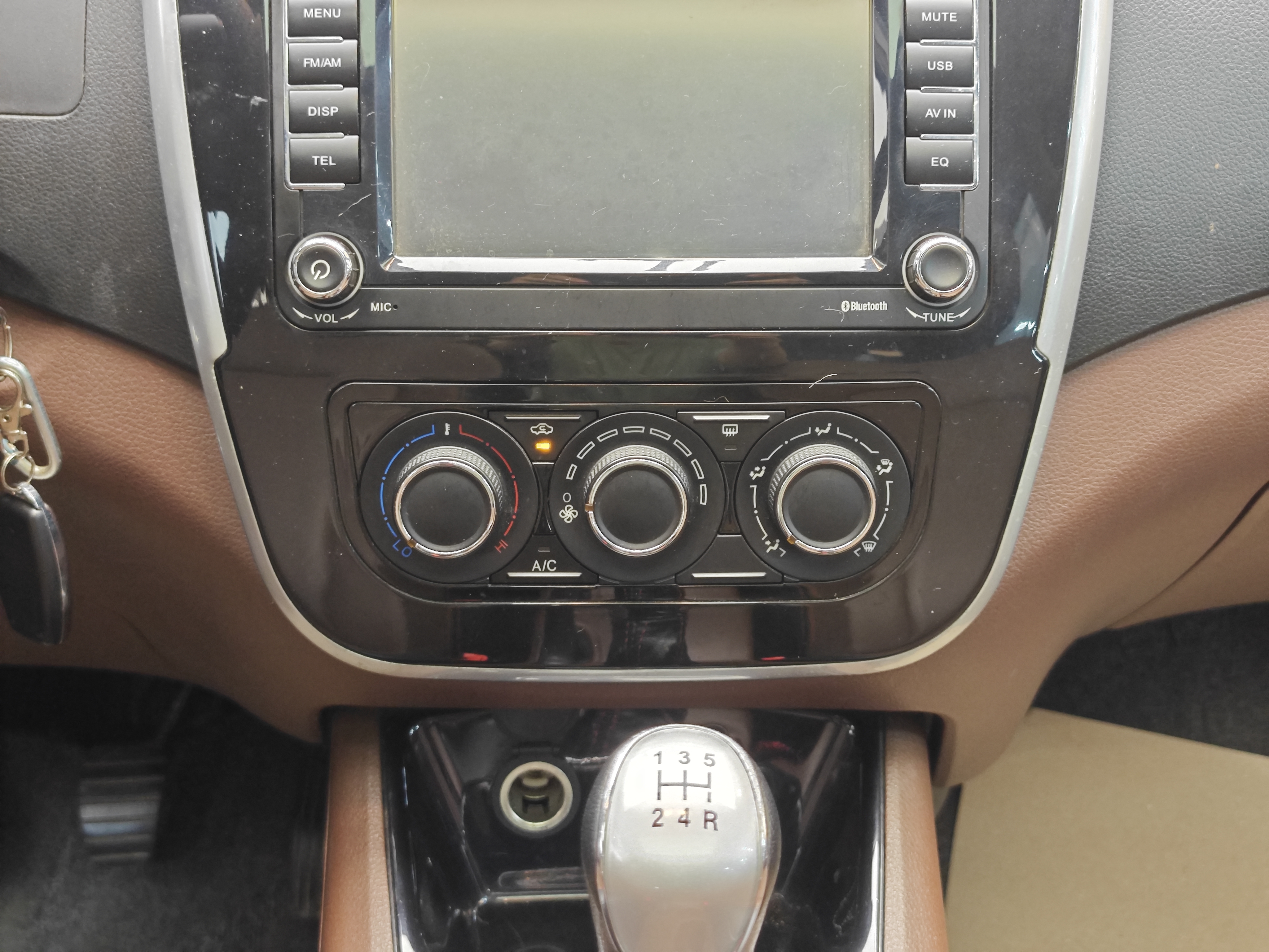 Forthing JOYEAR X5 2016 imagen de coche #17