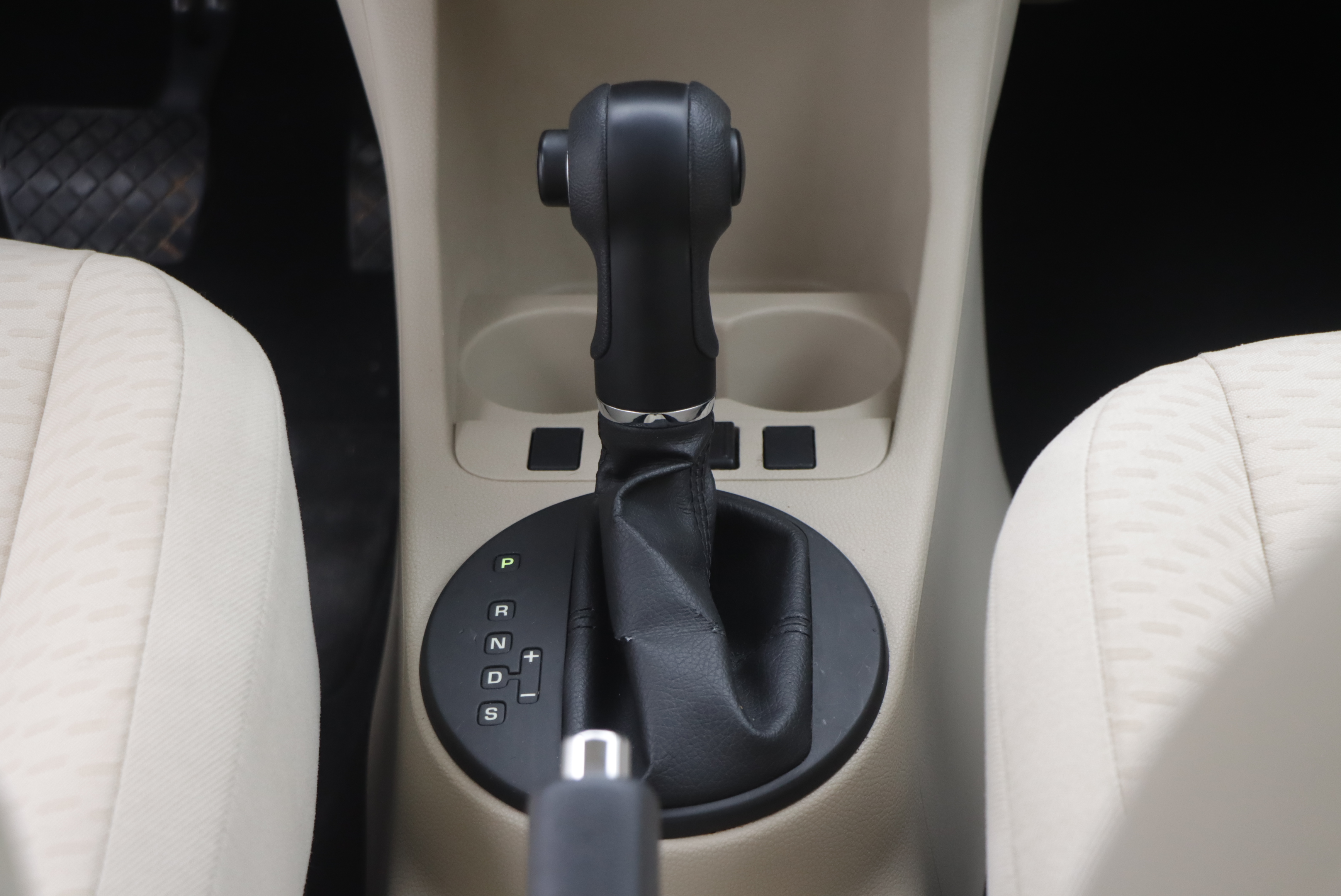 Skoda Fabia 2012 immagine di auto #17