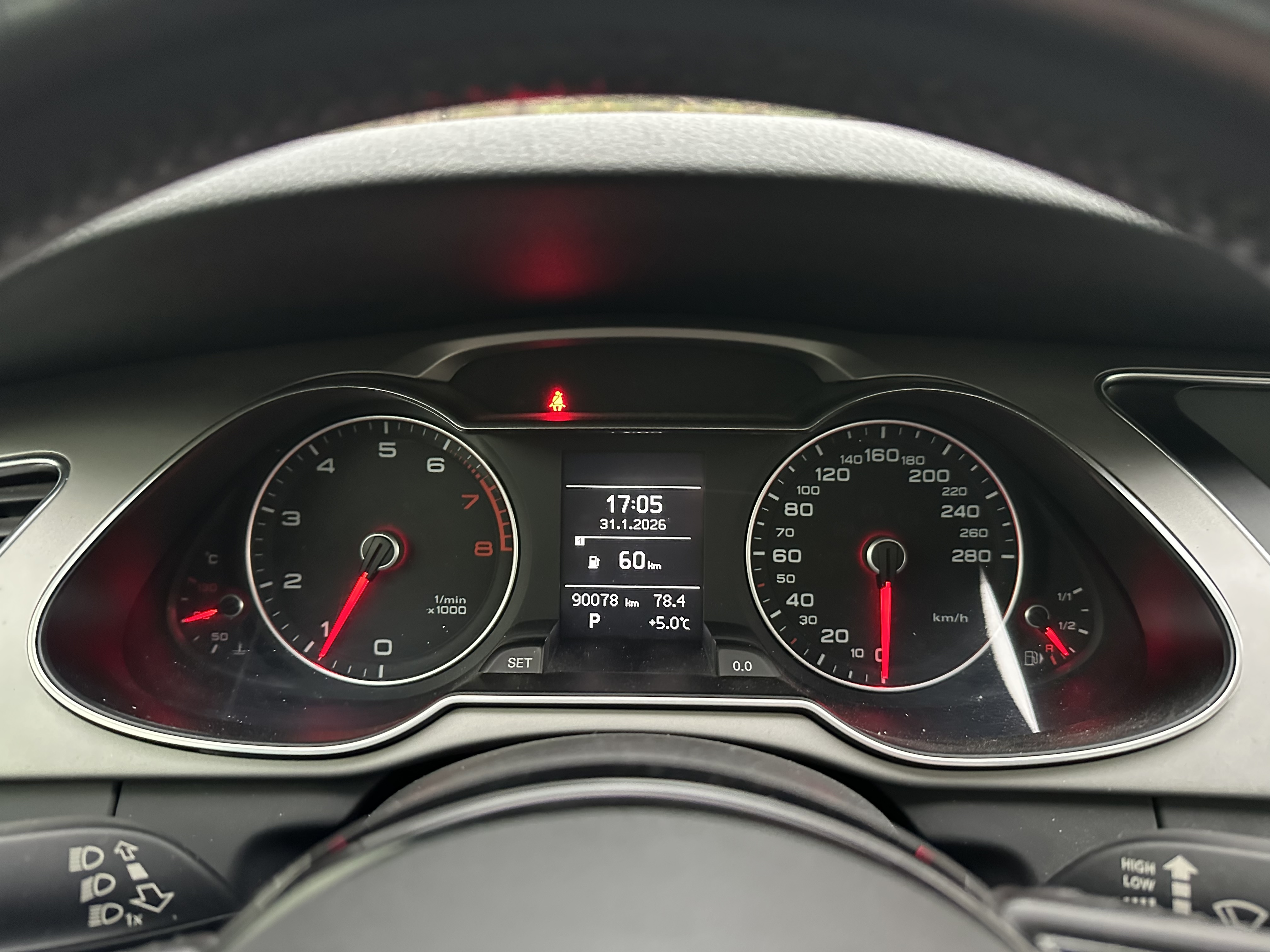 Audi A4L 2016 car image #17