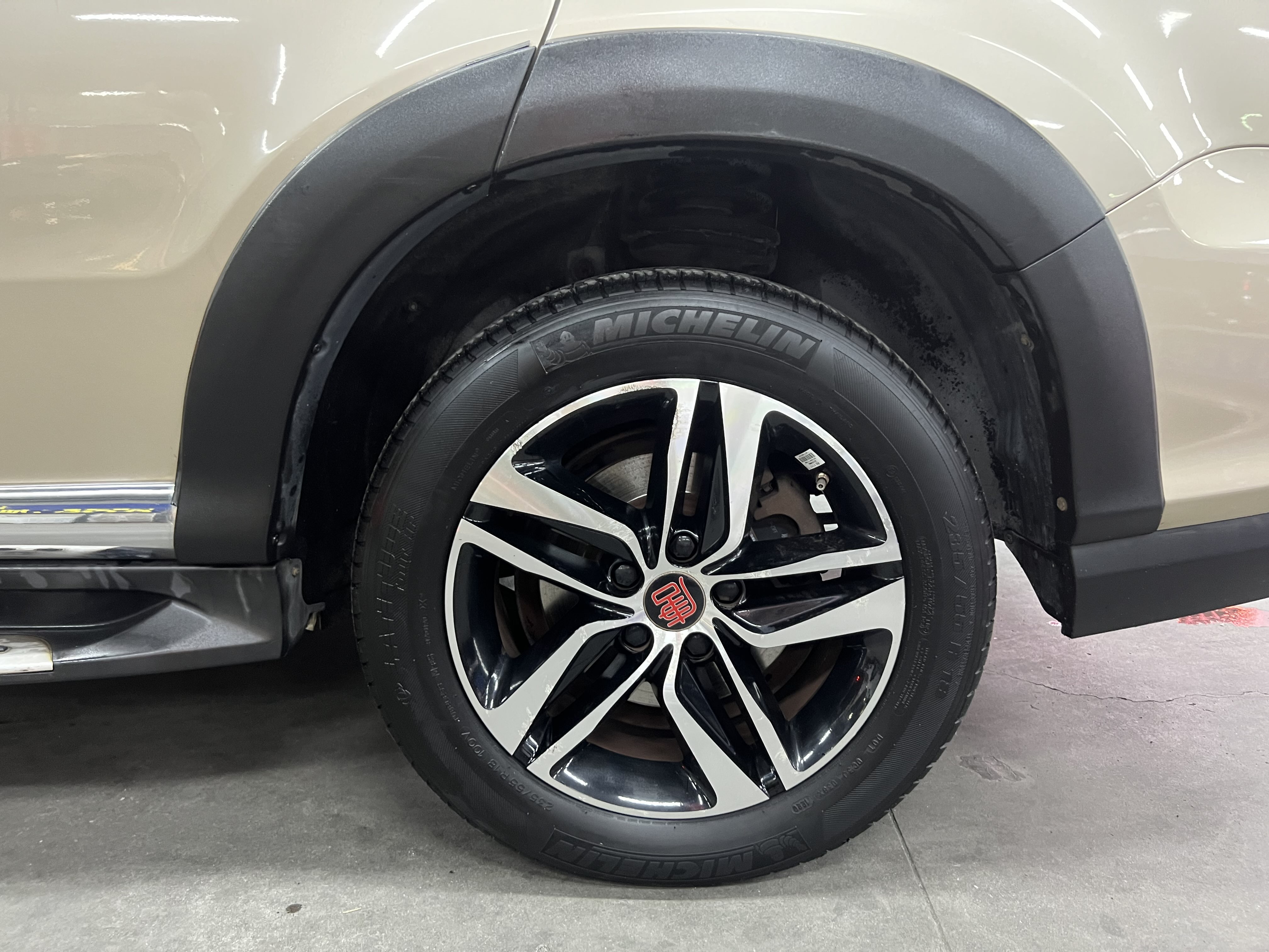 BYD Tang New Energy 2016 #17 BYD Tang New Energy 2016 car image #17