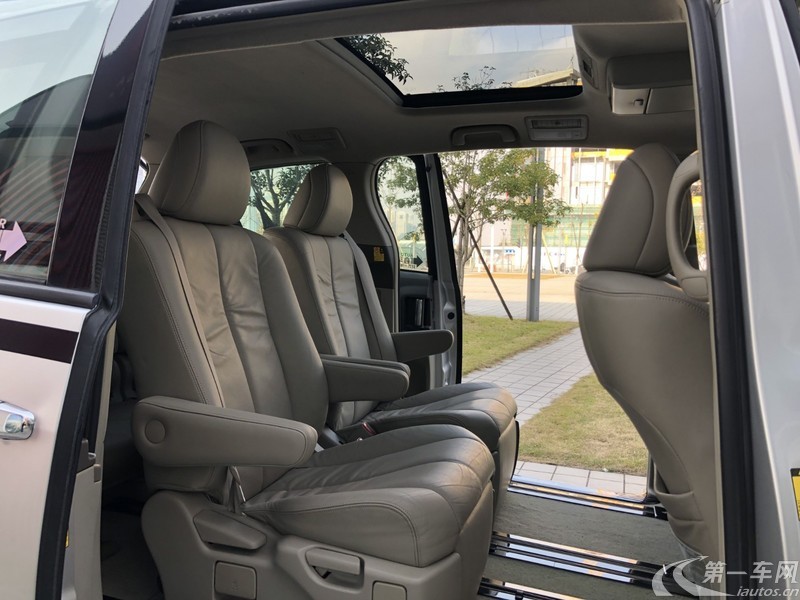 Toyota Previa 2011 car image #17