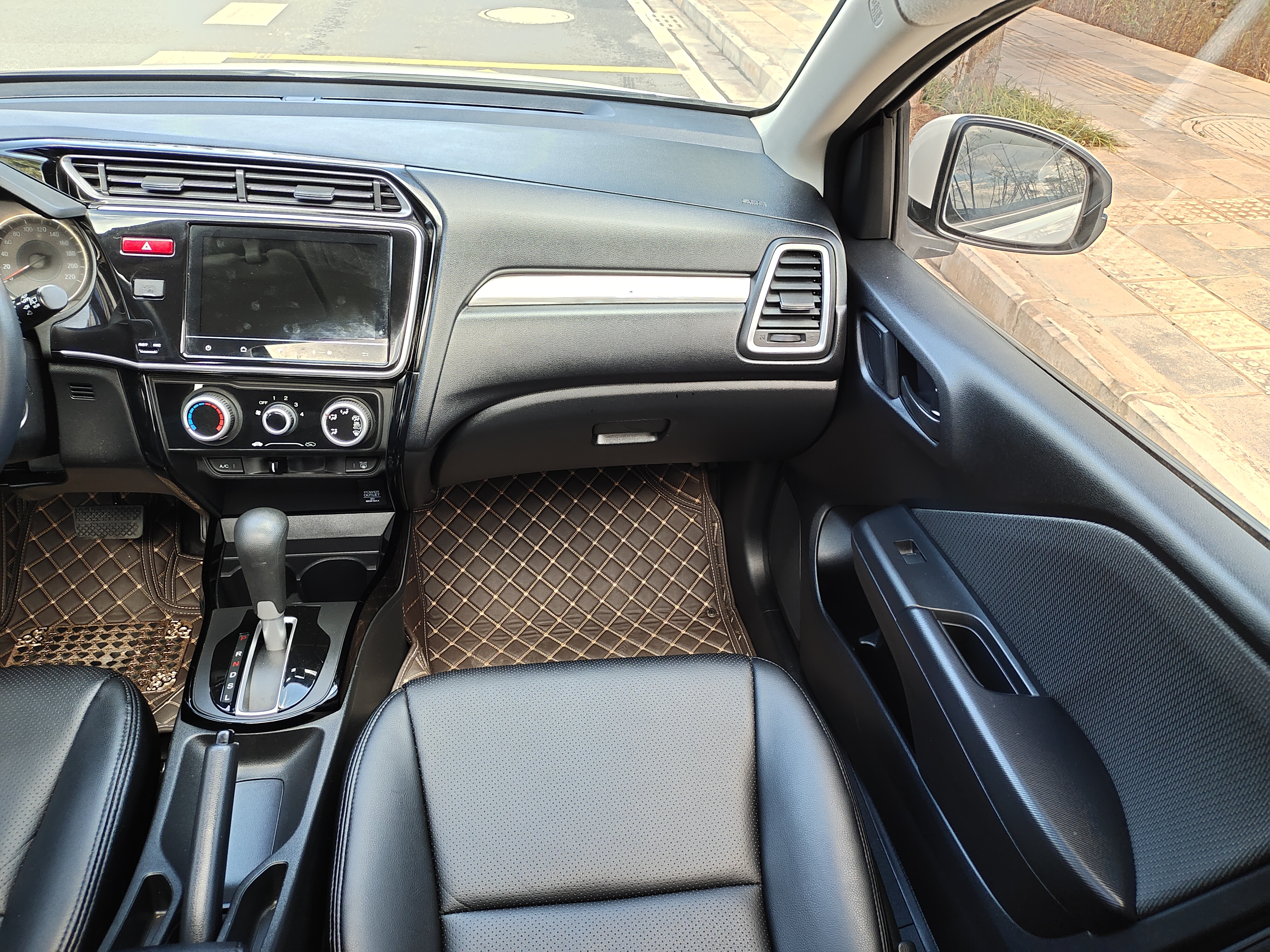 Honda Gienia 2018 car image #17