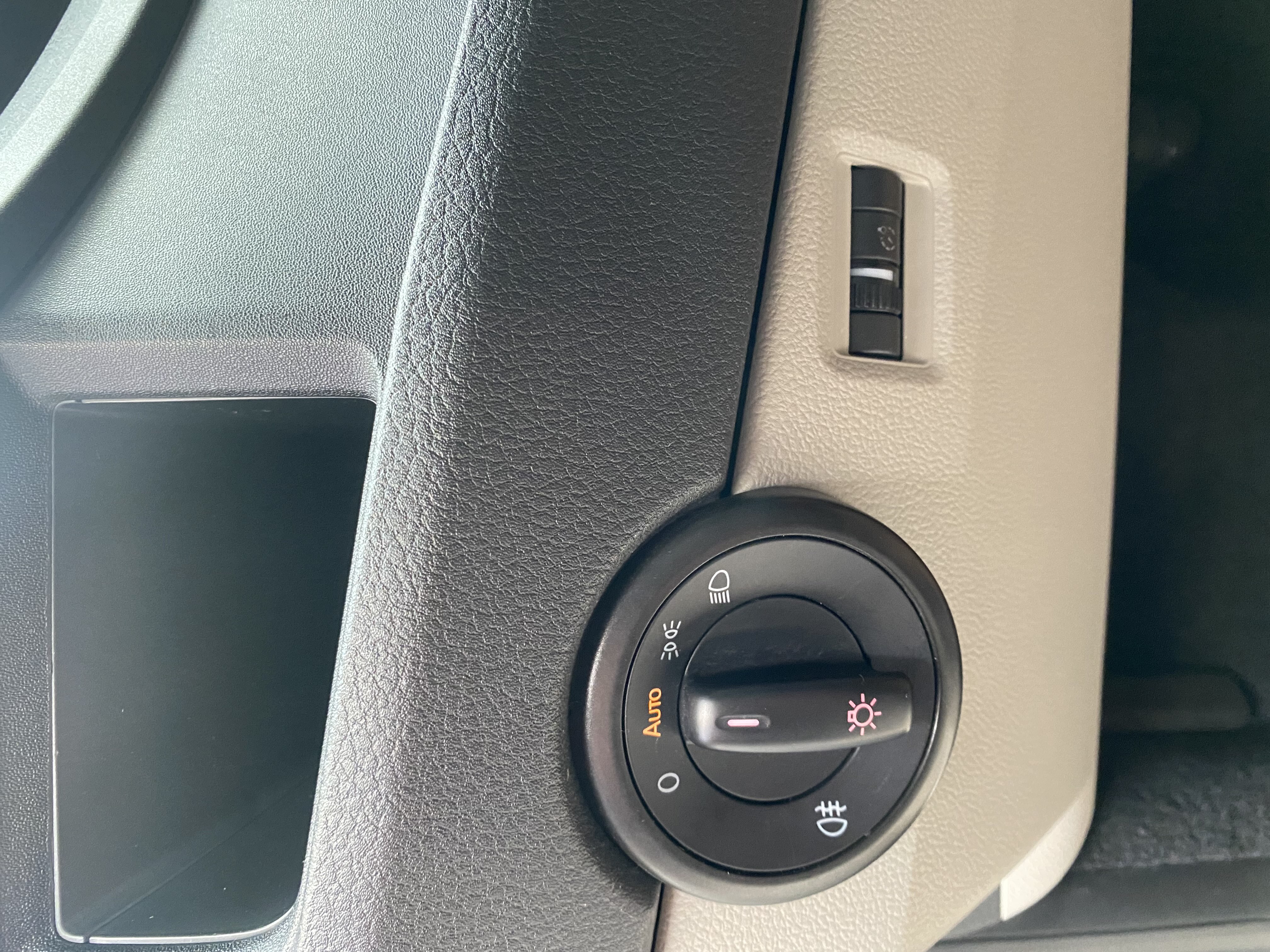 Volkswagen Caravelle 2020 car image #17