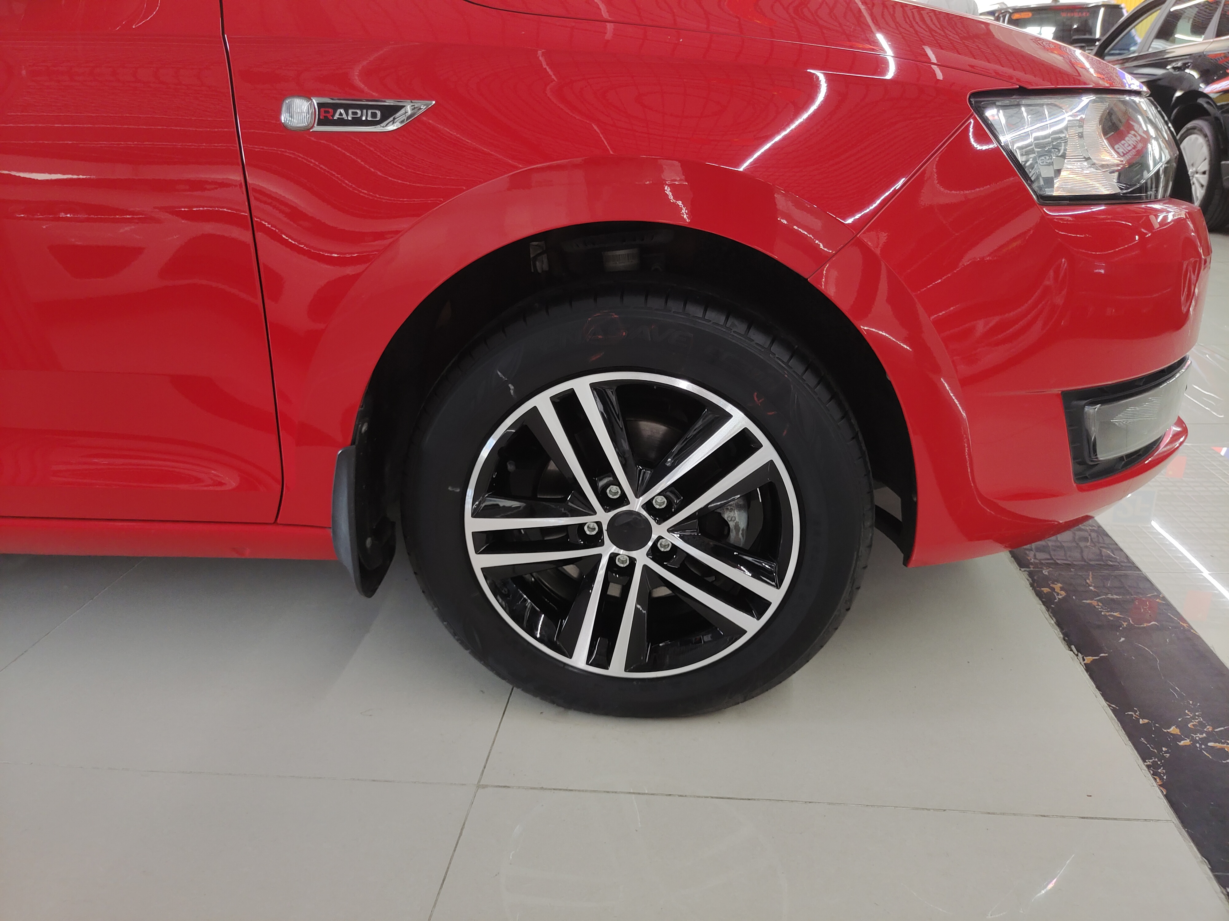 Skoda Rapid Spaceback 2016 car image #17