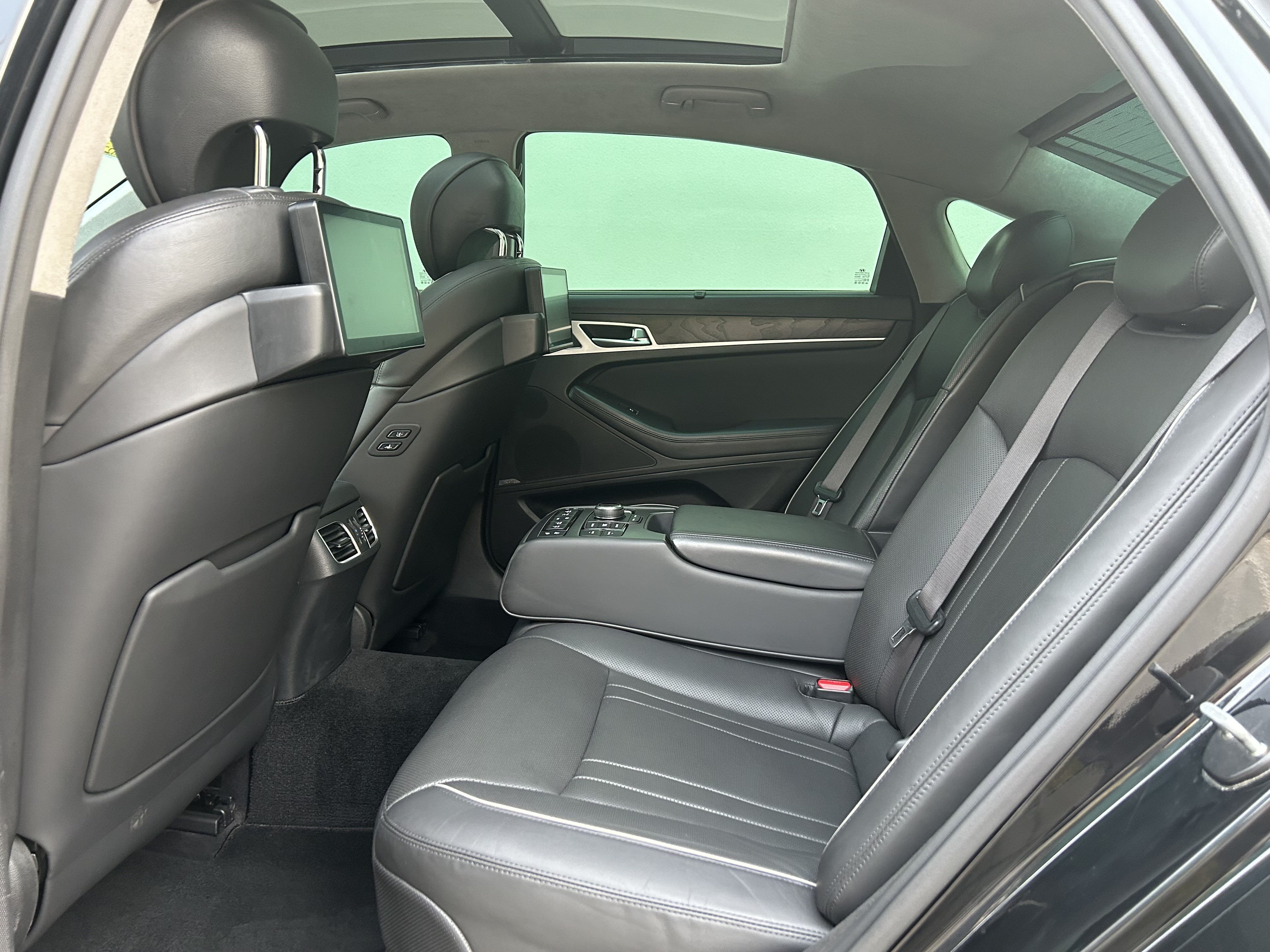 Hyundai Genesis 2015 immagine di auto #17