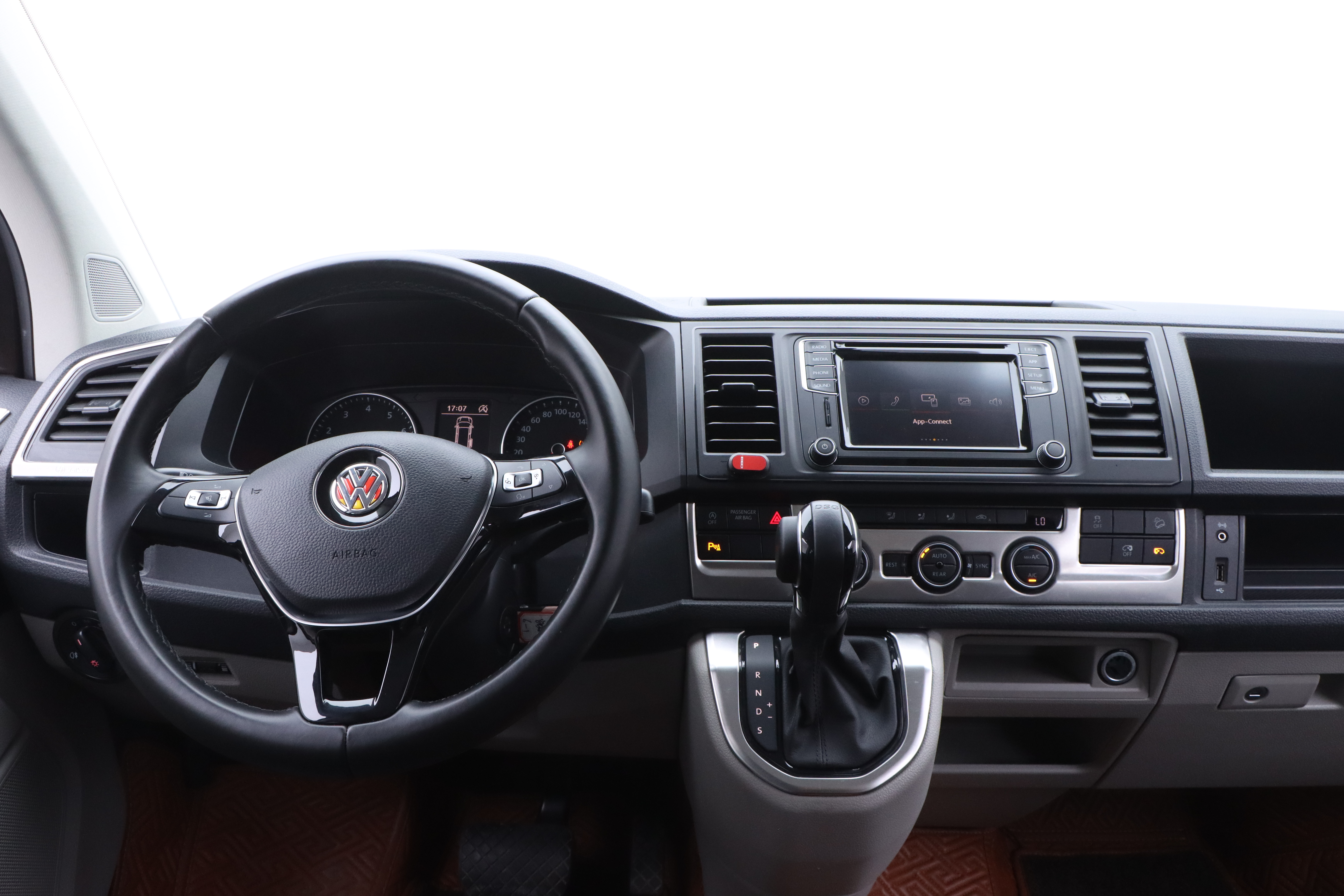 Volkswagen Caravelle 2018 immagine di auto #17