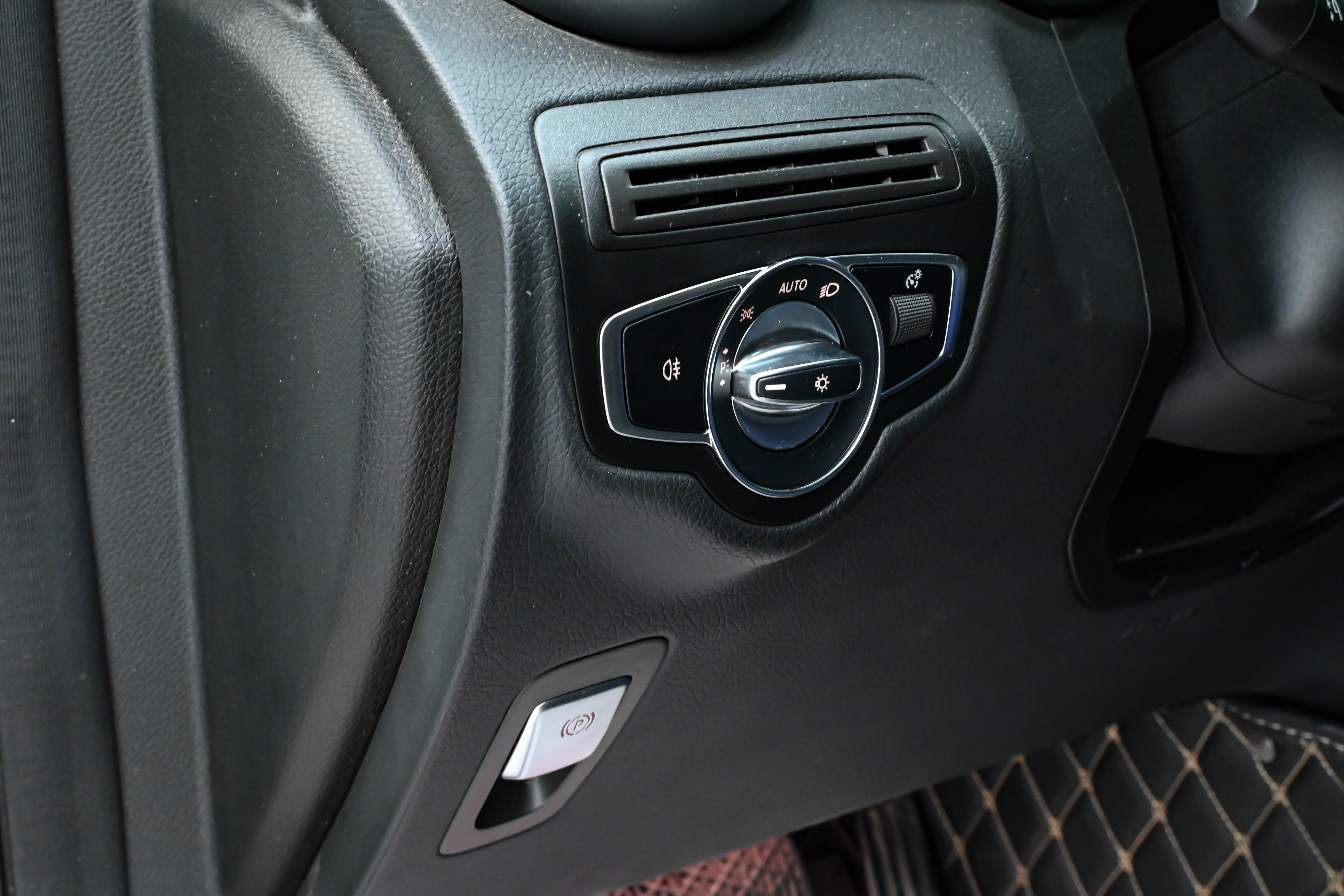 Mercedes-Benz GLC Coupe 2021 immagine di auto #17