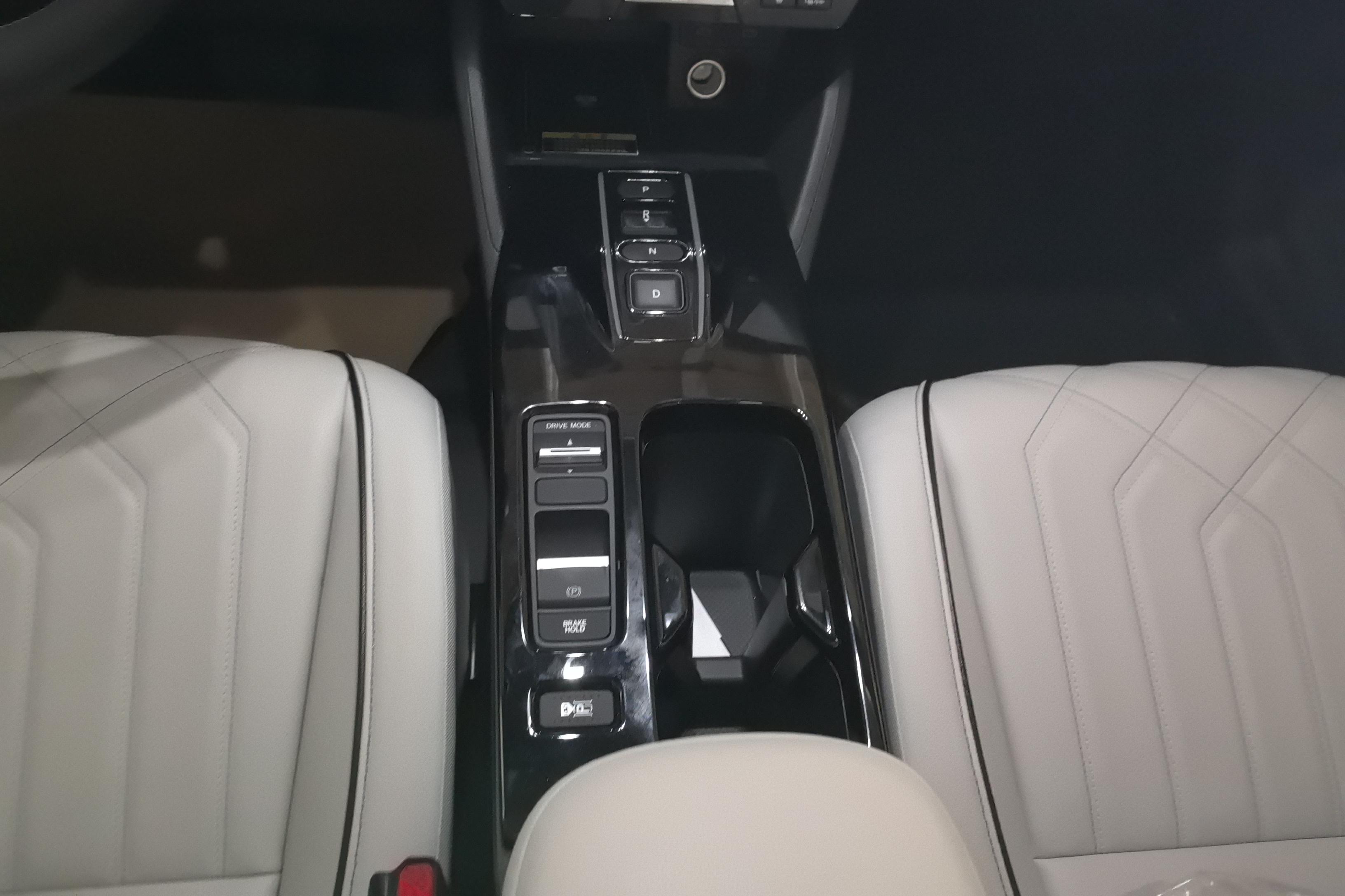 Honda e:NS1 2024 car image #17