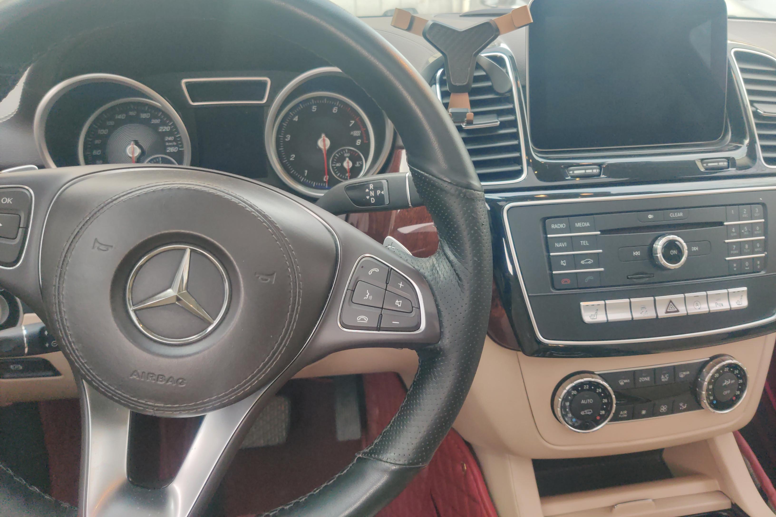 Mercedes-Benz GLS AMG 2016 صورة سيارة #17