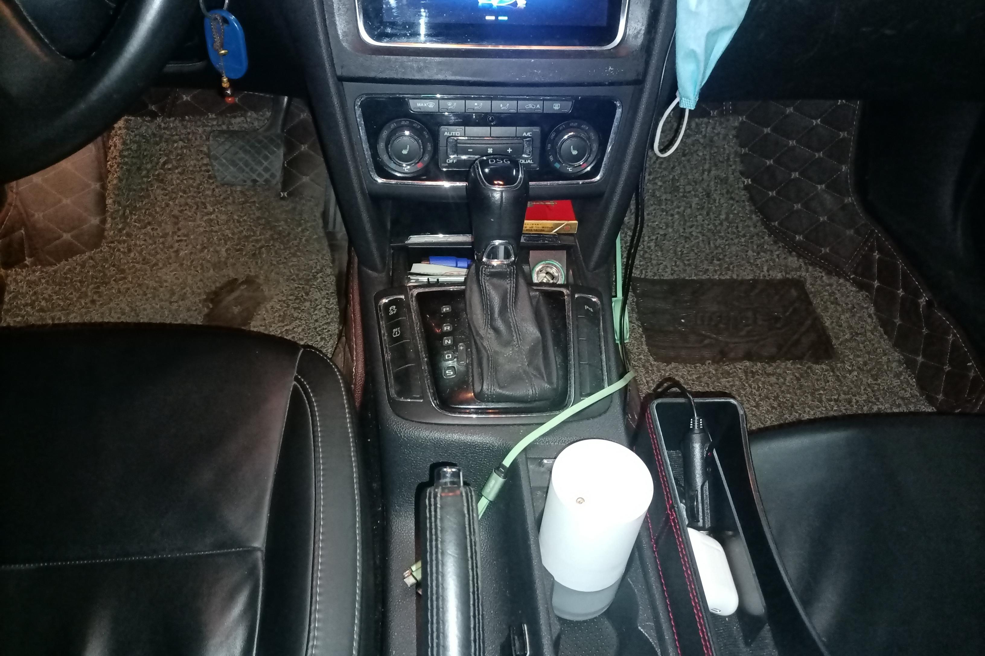 Skoda Superb Combi 2014 car image #17