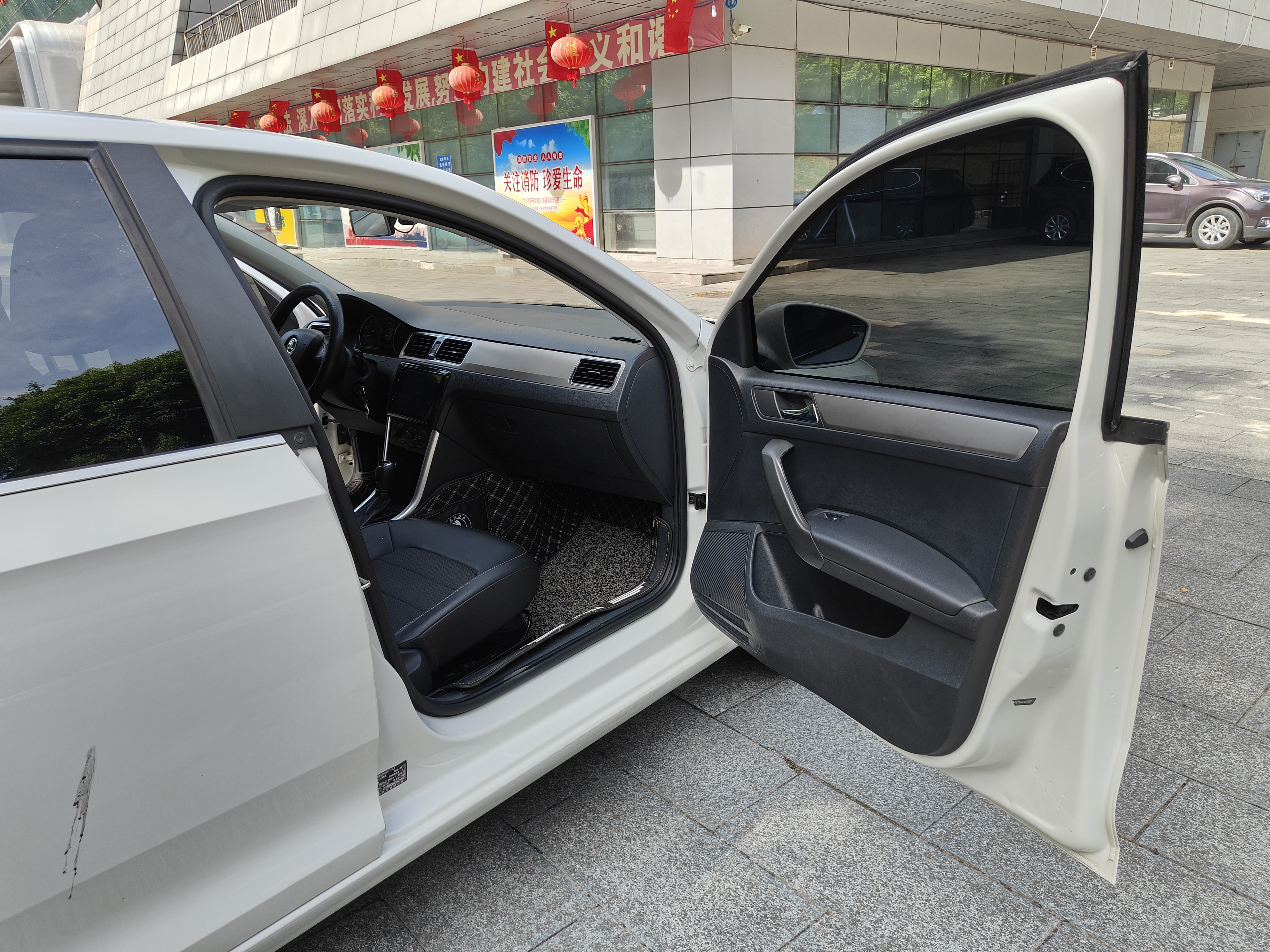 Skoda Rapid Spaceback 2016 immagine di auto #17