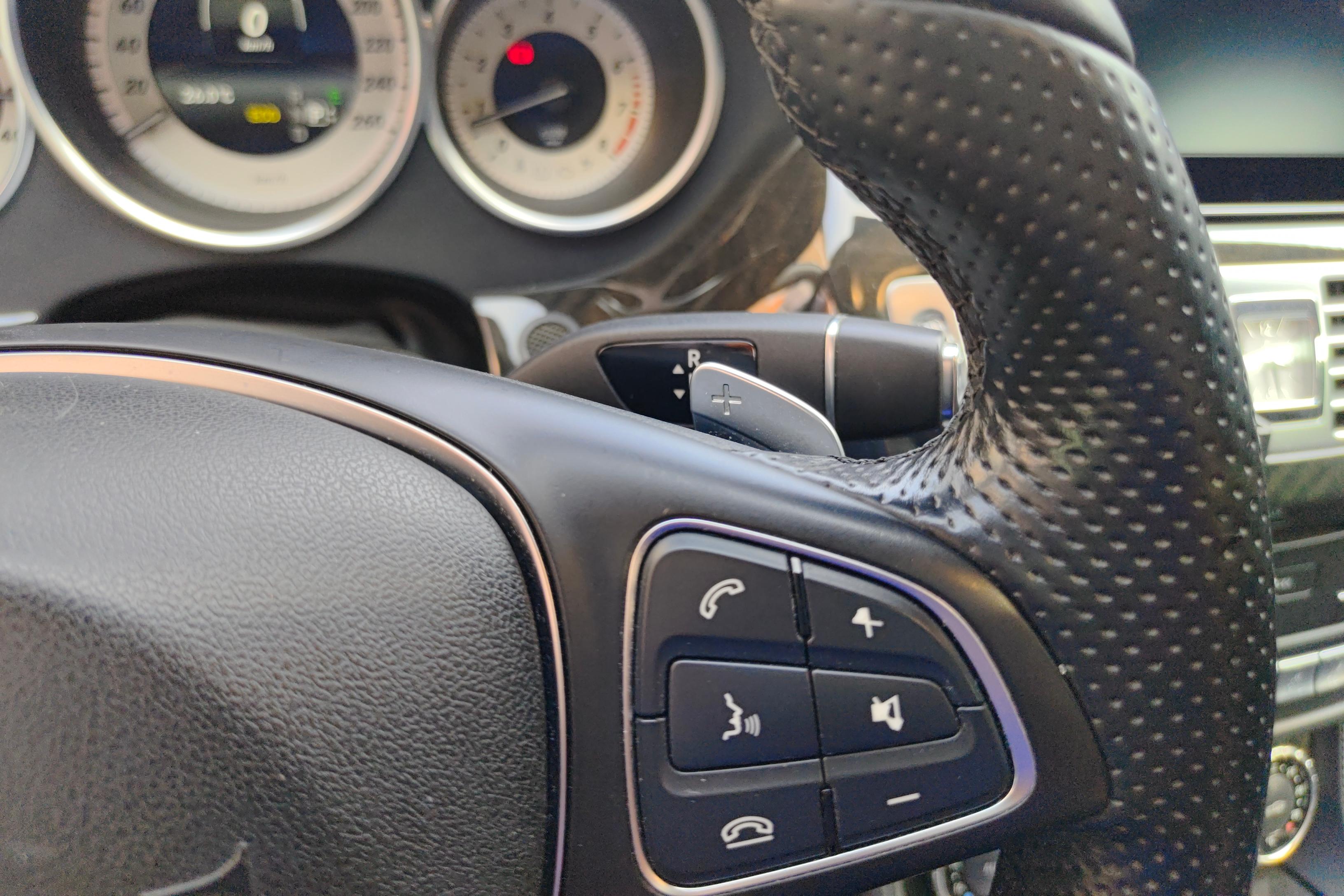 Mercedes-Benz CLS AMG 2015 car image #17