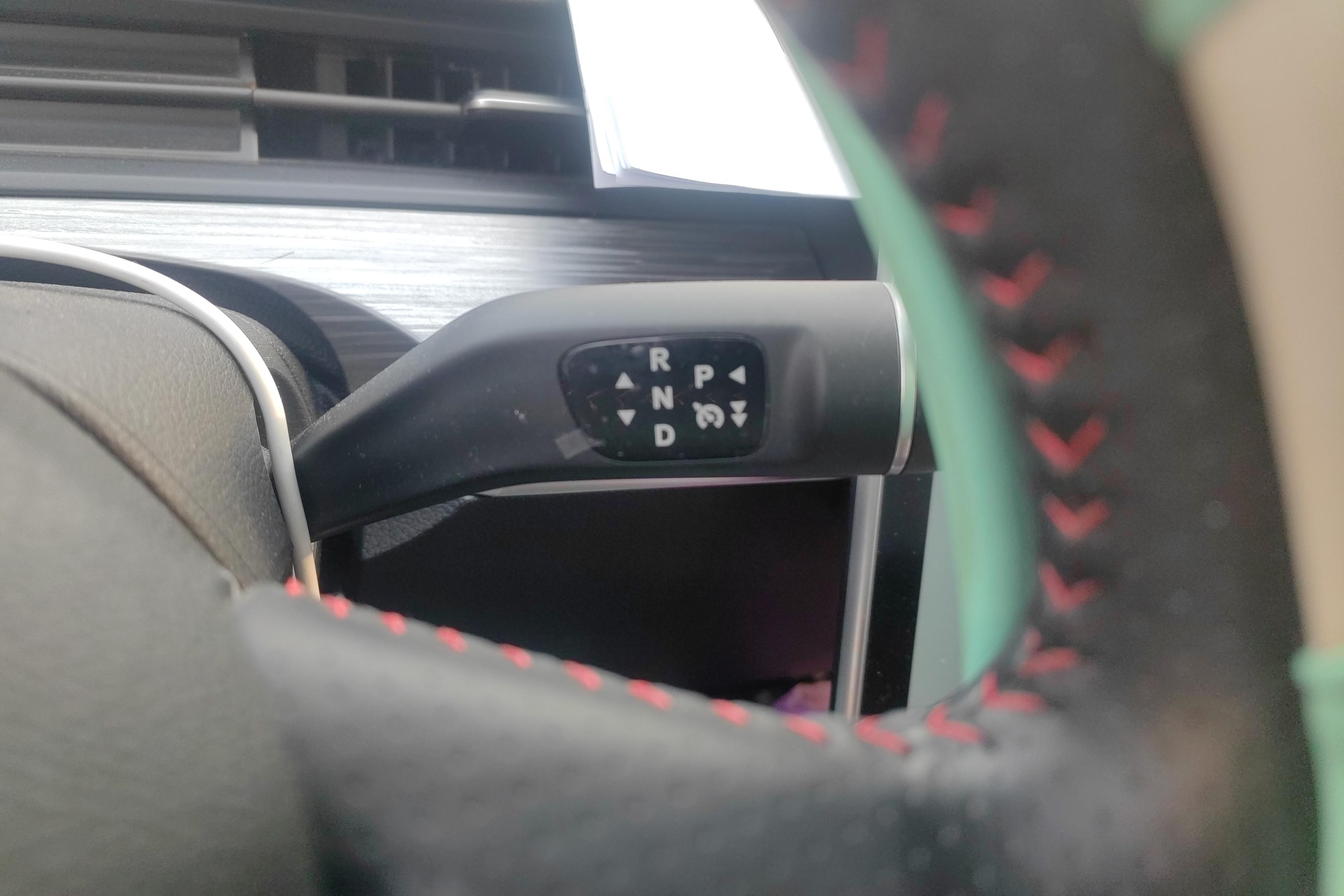 哪吒汽车 哪吒L 2023 汽车图片 #17