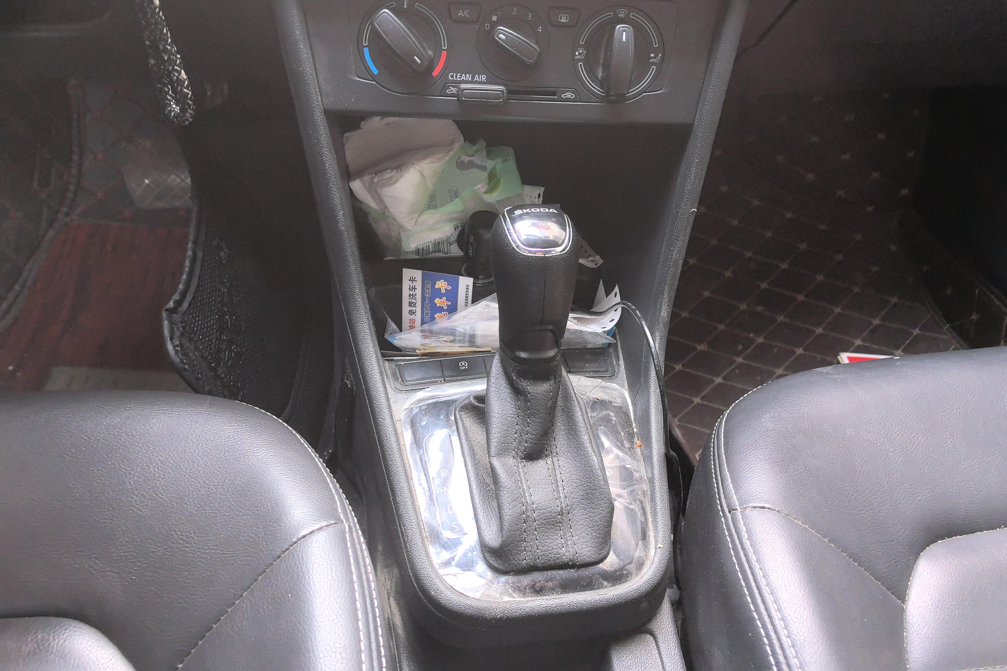 Skoda Rapid Spaceback 2019 immagine di auto #17