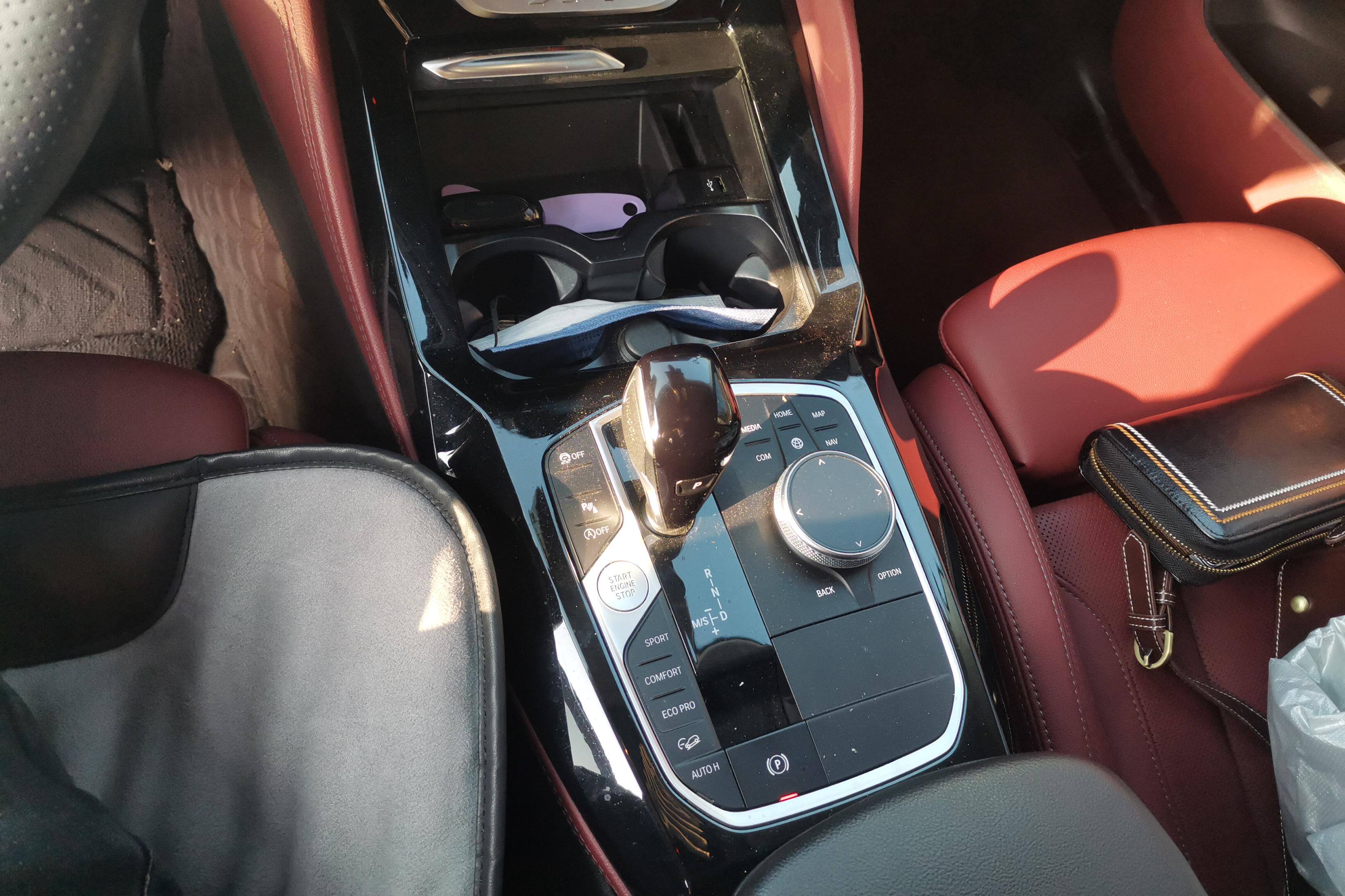 BMW X4 M40i 2023 immagine di auto #17