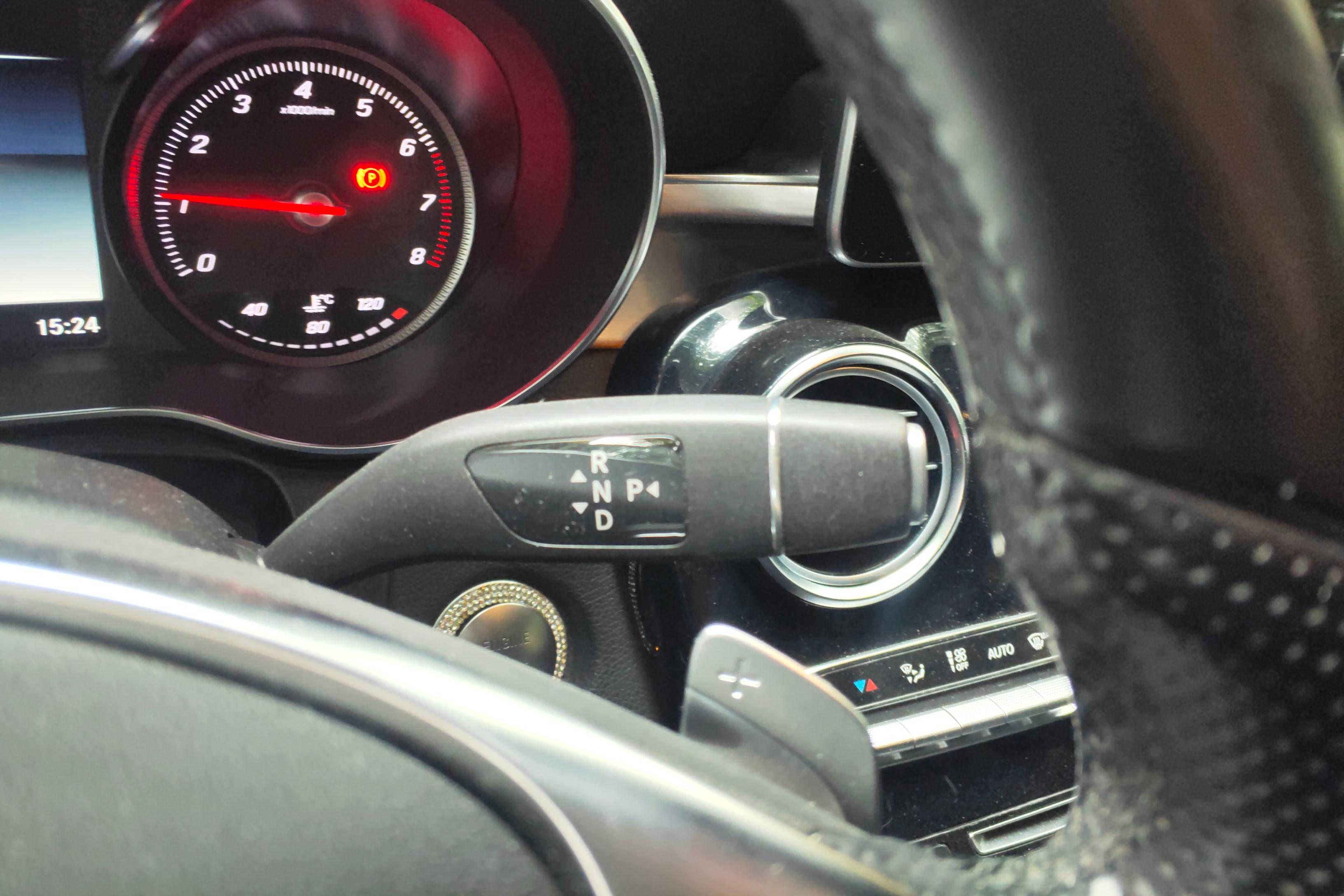 Mercedes-Benz C Class (Imported) 2017 car image #17