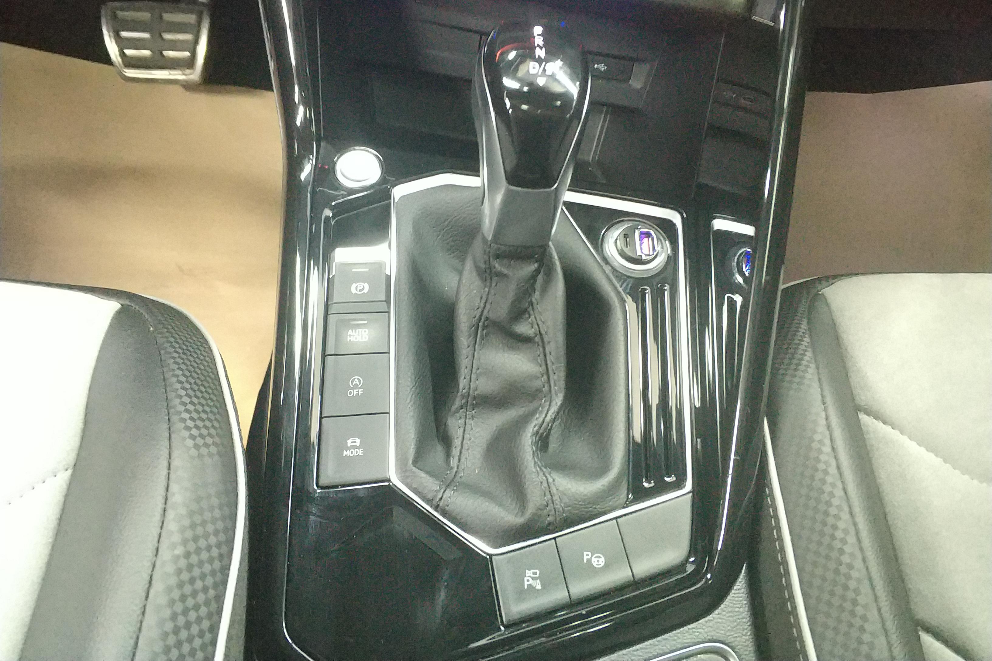 Volkswagen Tayron X 2022 car image #17