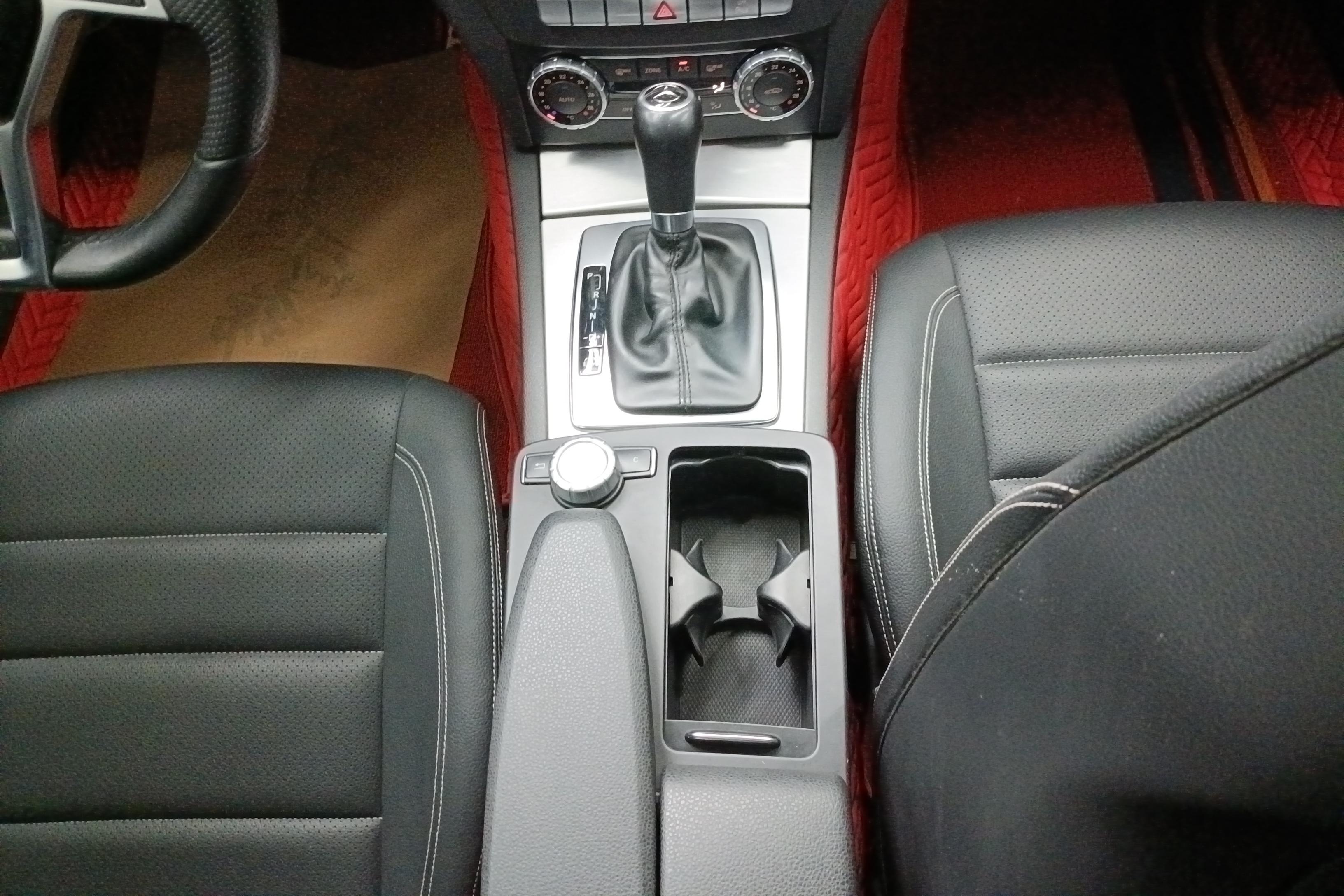 Mercedes-Benz C Class (Imported) 2015 #17 Mercedes-Benz C Class (Imported) 2015 car image #17