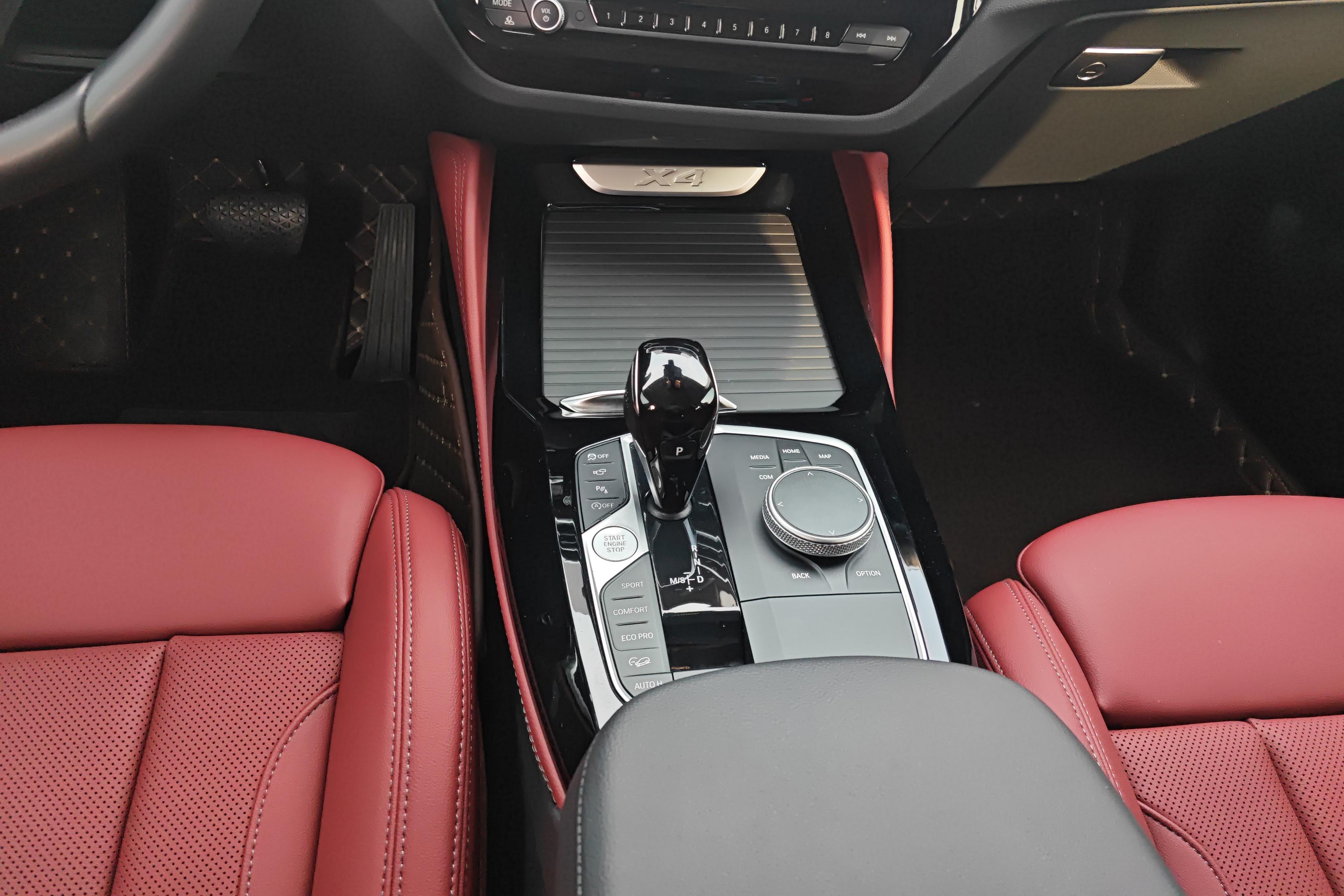 BMW X4 M40i 2023 #17 BMW X4 M40i 2023 car image #17