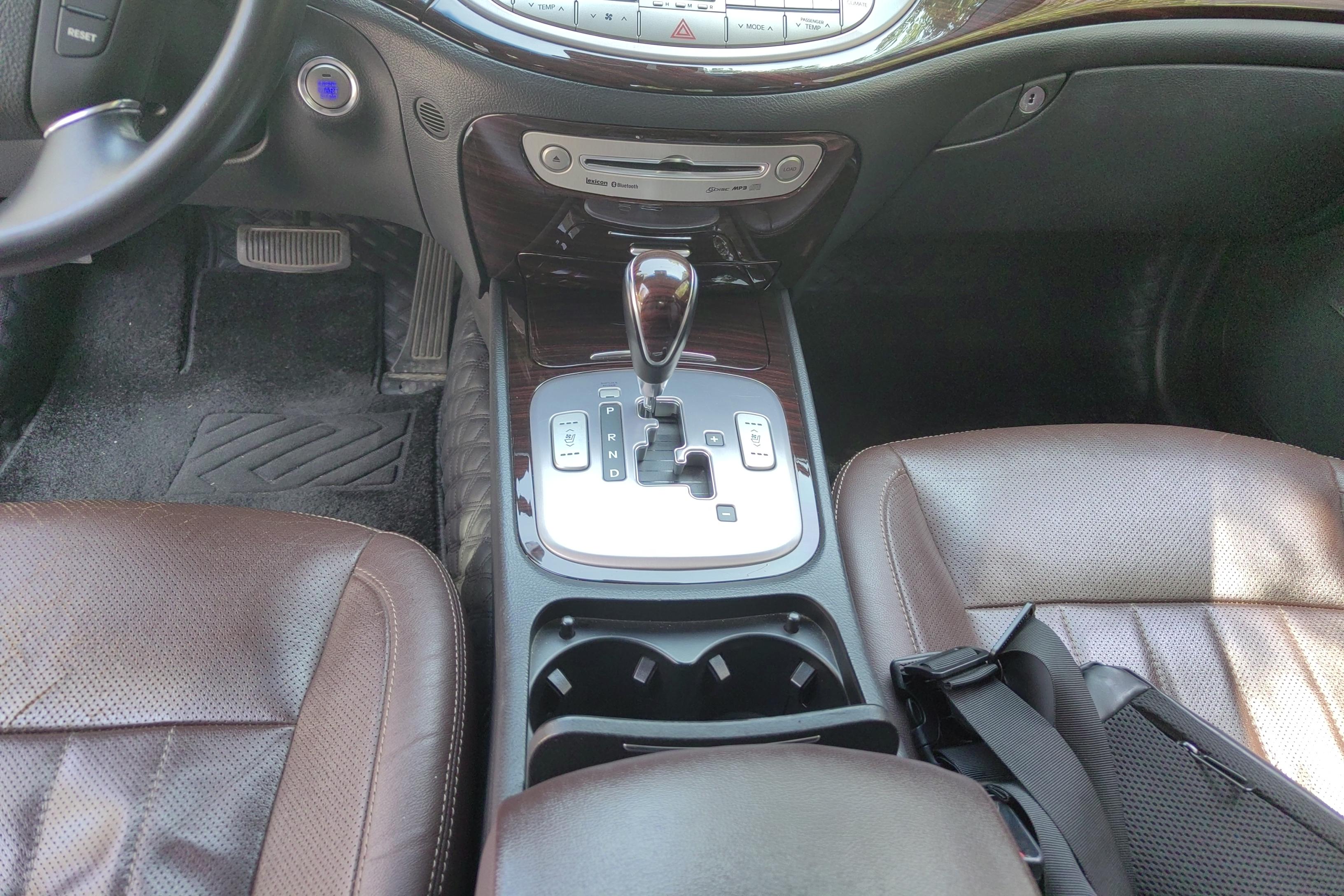 Hyundai Rohens 2014 car image #17