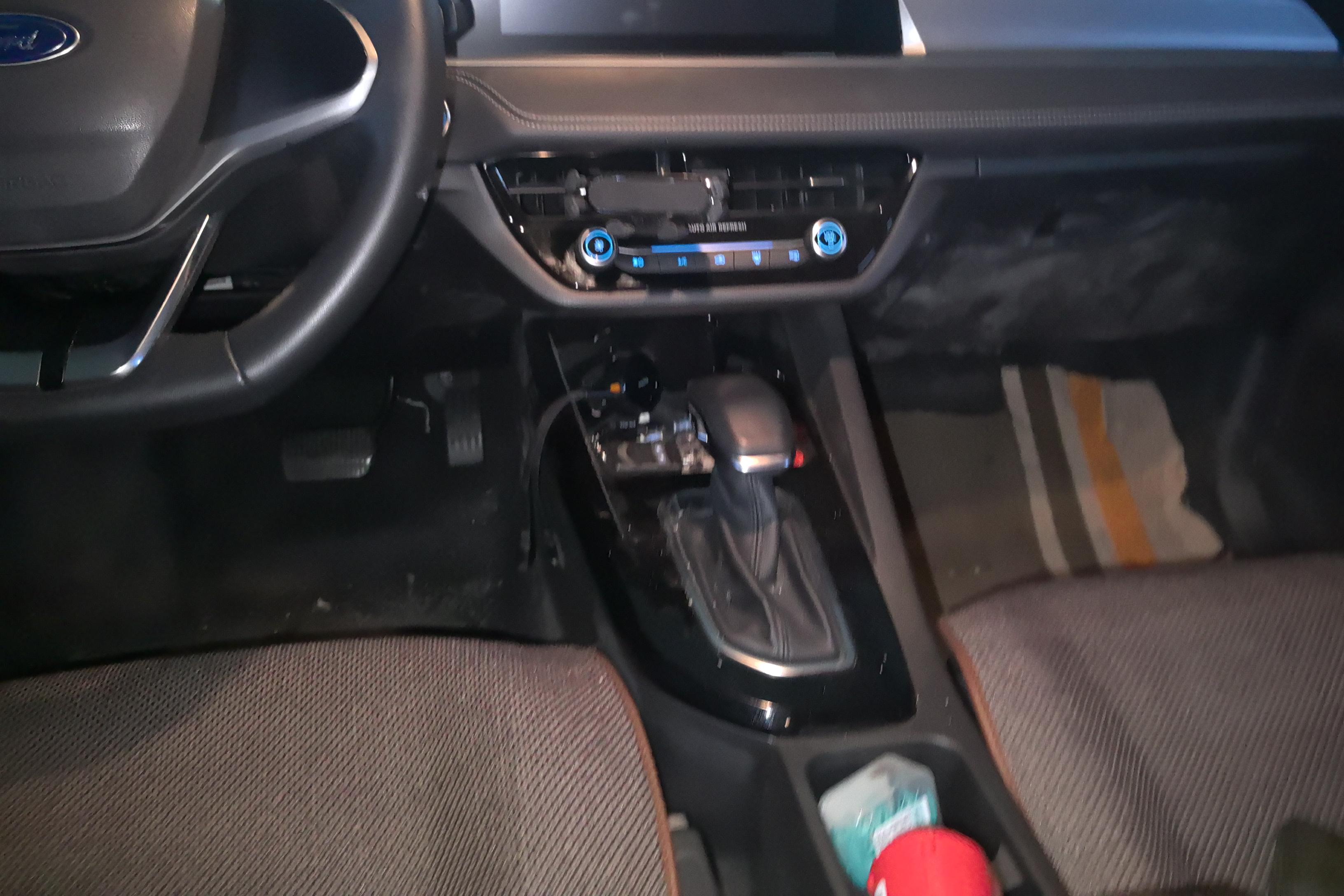 Ford Escort 2022 car image #17