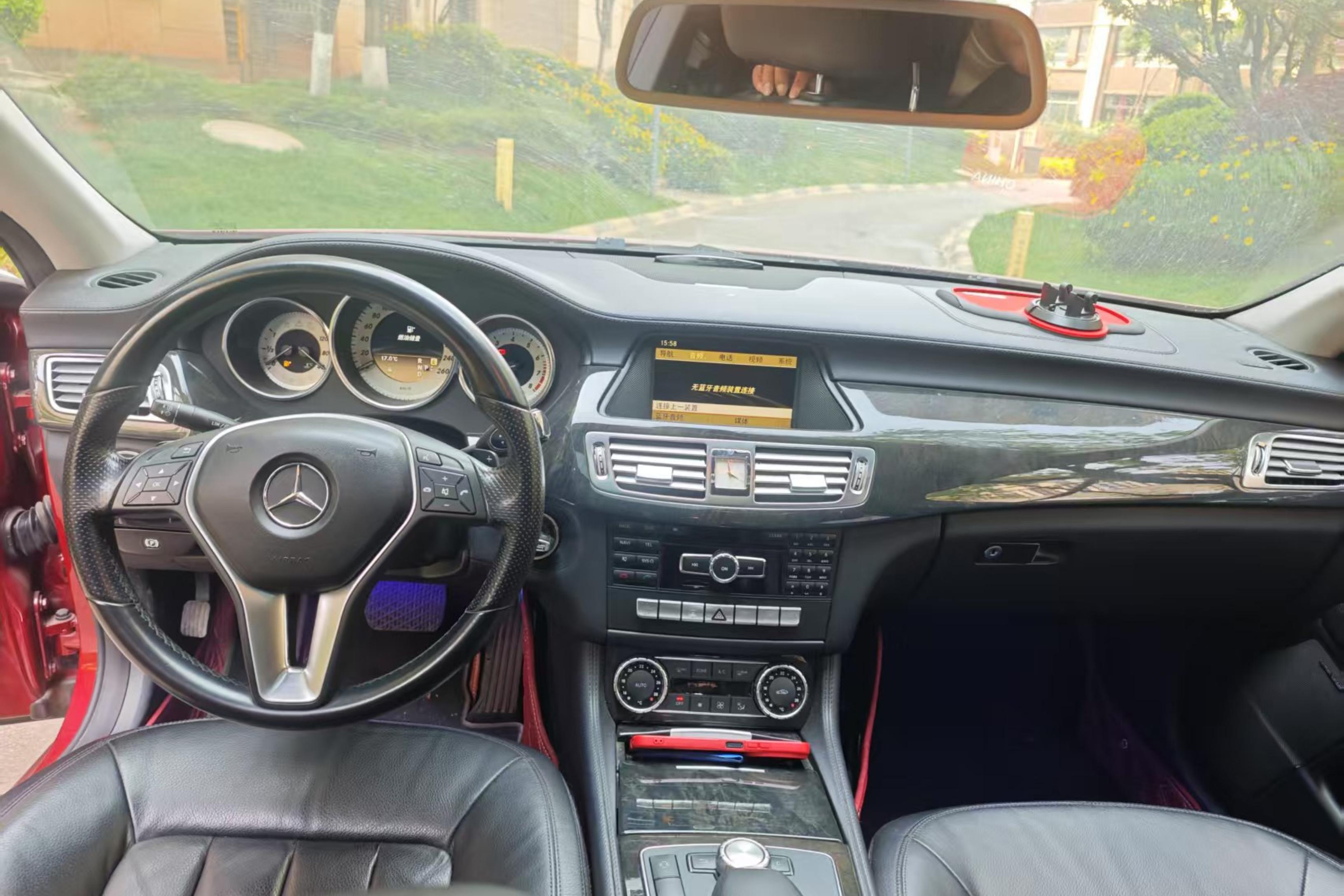 Mercedes-Benz CLS AMG 2012 صورة سيارة #17