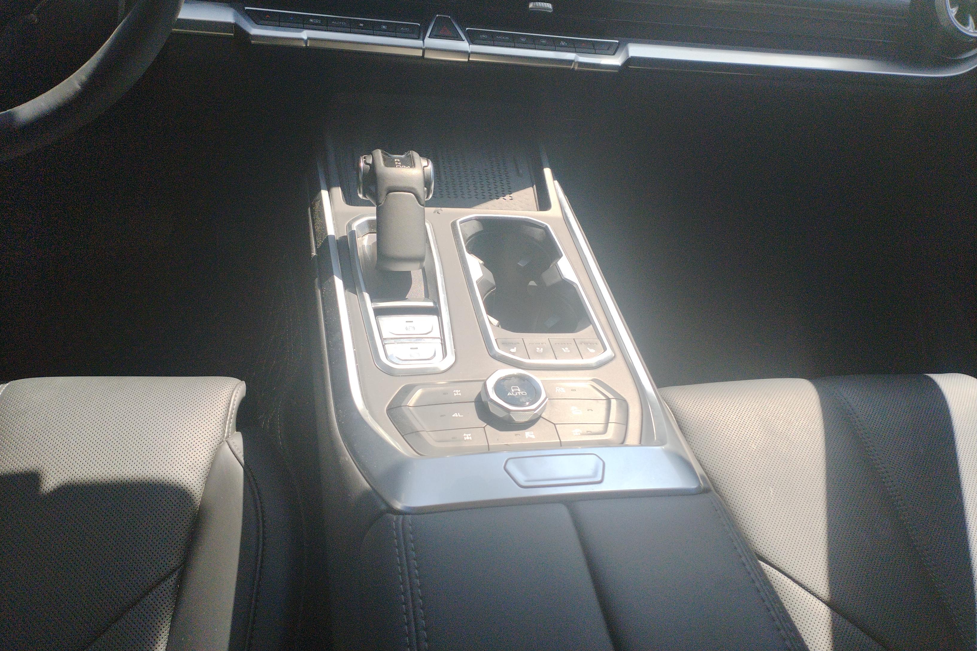 Tank 400 2023 car image #17