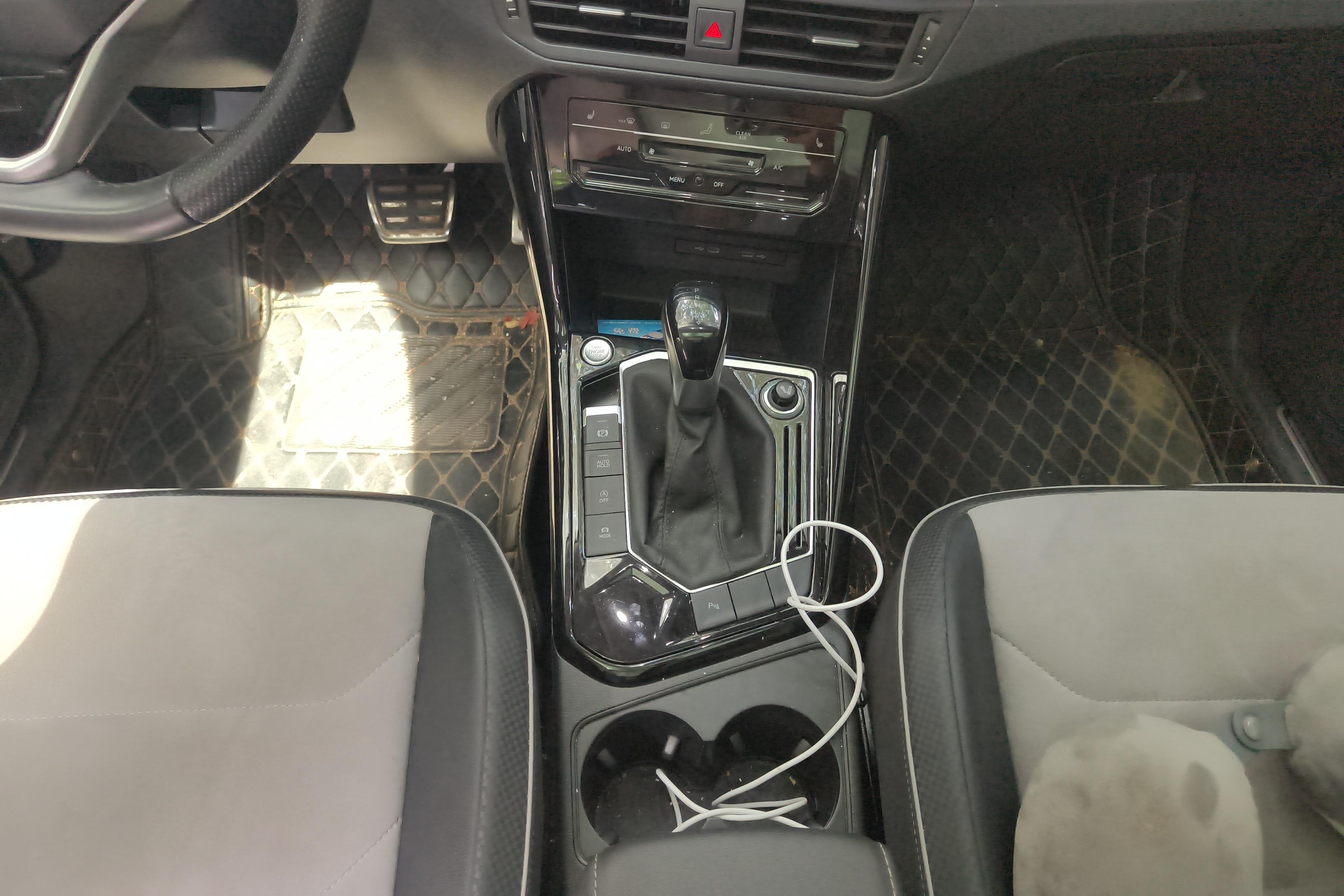 Volkswagen Tayron X 2021 صورة سيارة #17