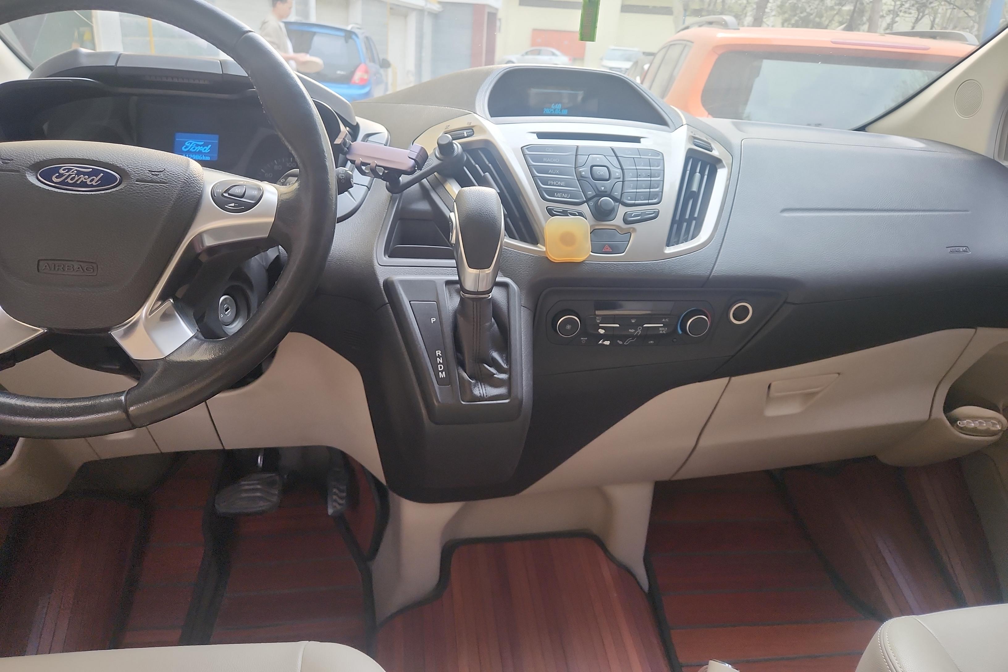 Ford Tourneo 2017 car image #17